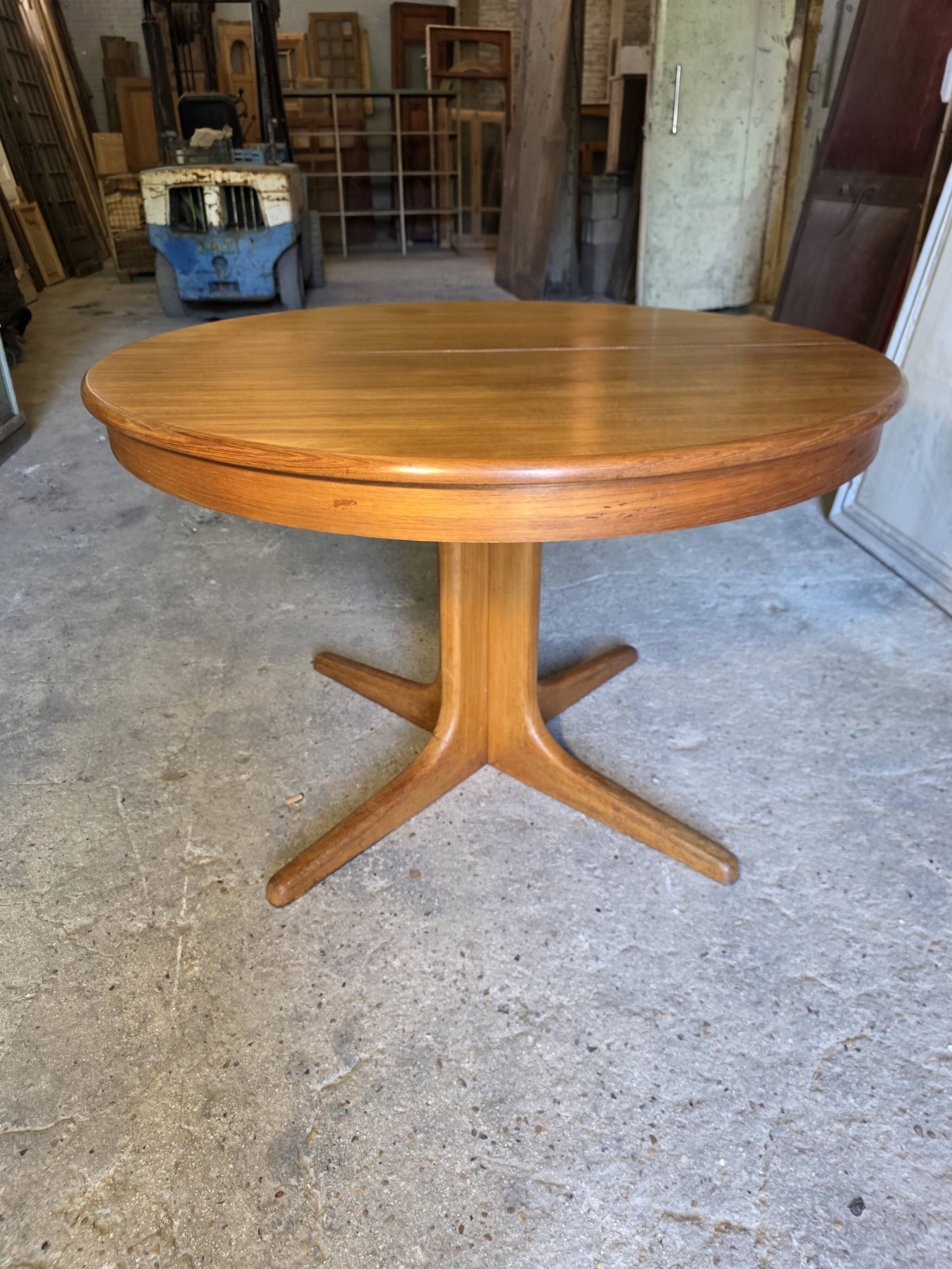 Table extensible Baumann en teck des années 60, (2 rallonges)