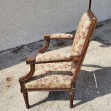 Fauteuil Louis XVI en noyer du XIXème siecle