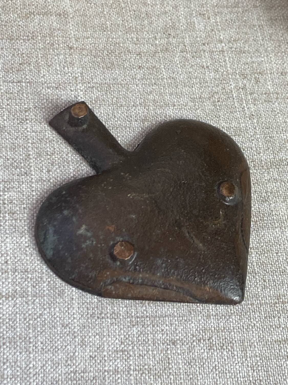 Cendrier en bronze, en forme de pique  