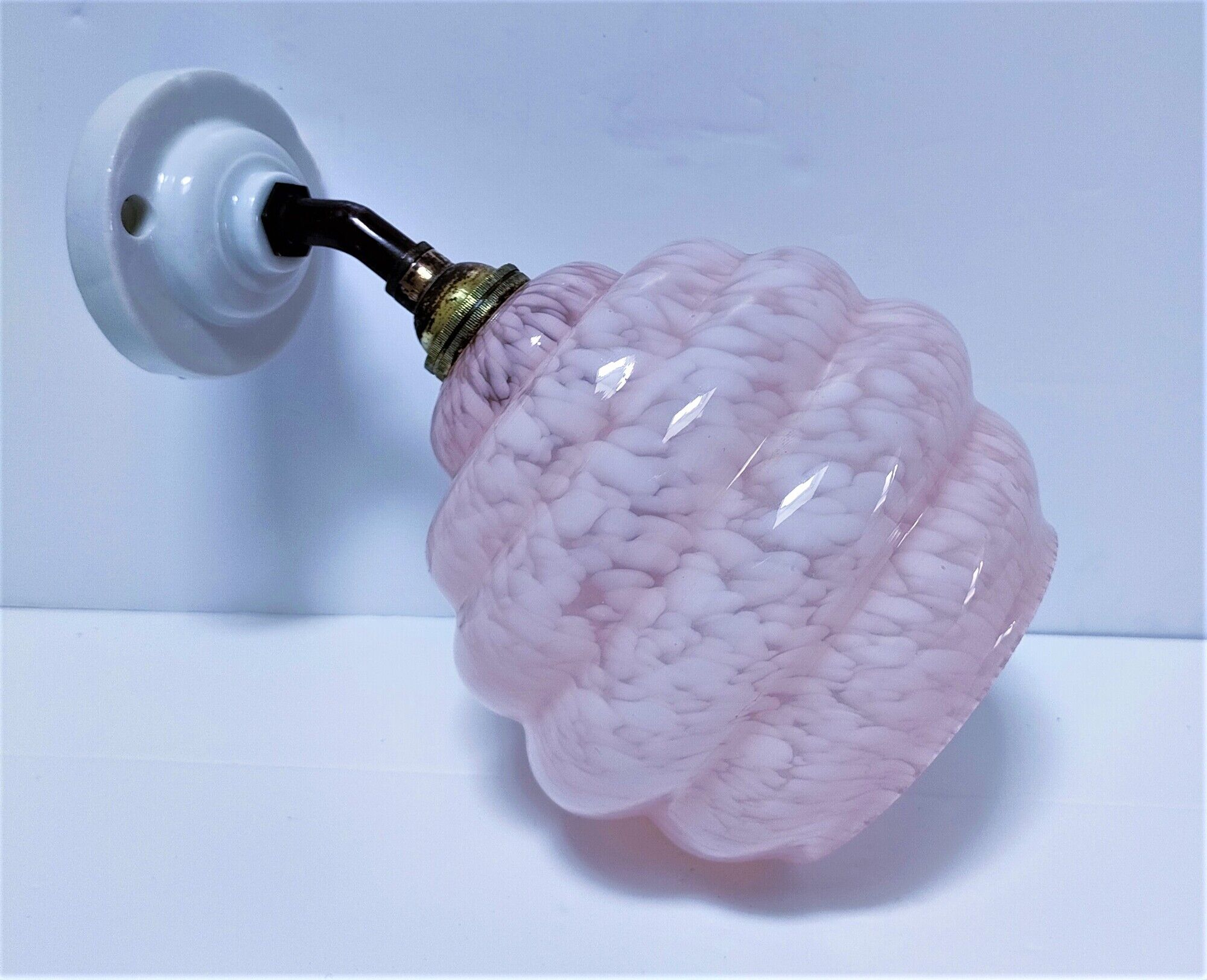 Art Deco wall lamp glass Clichy pink and porcelain