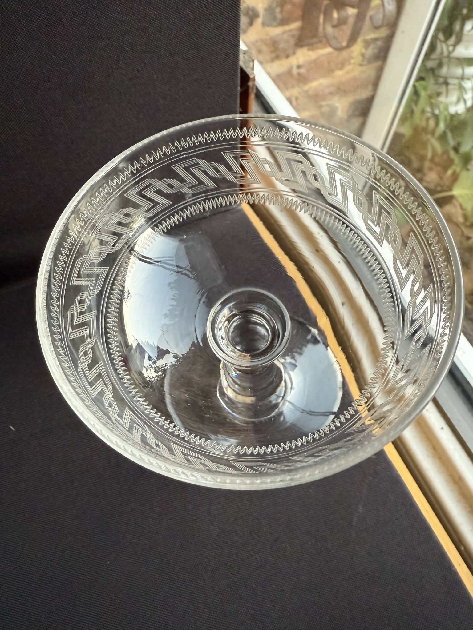 6 coupes à champagne Baccarat gravure Grecque inclinée
