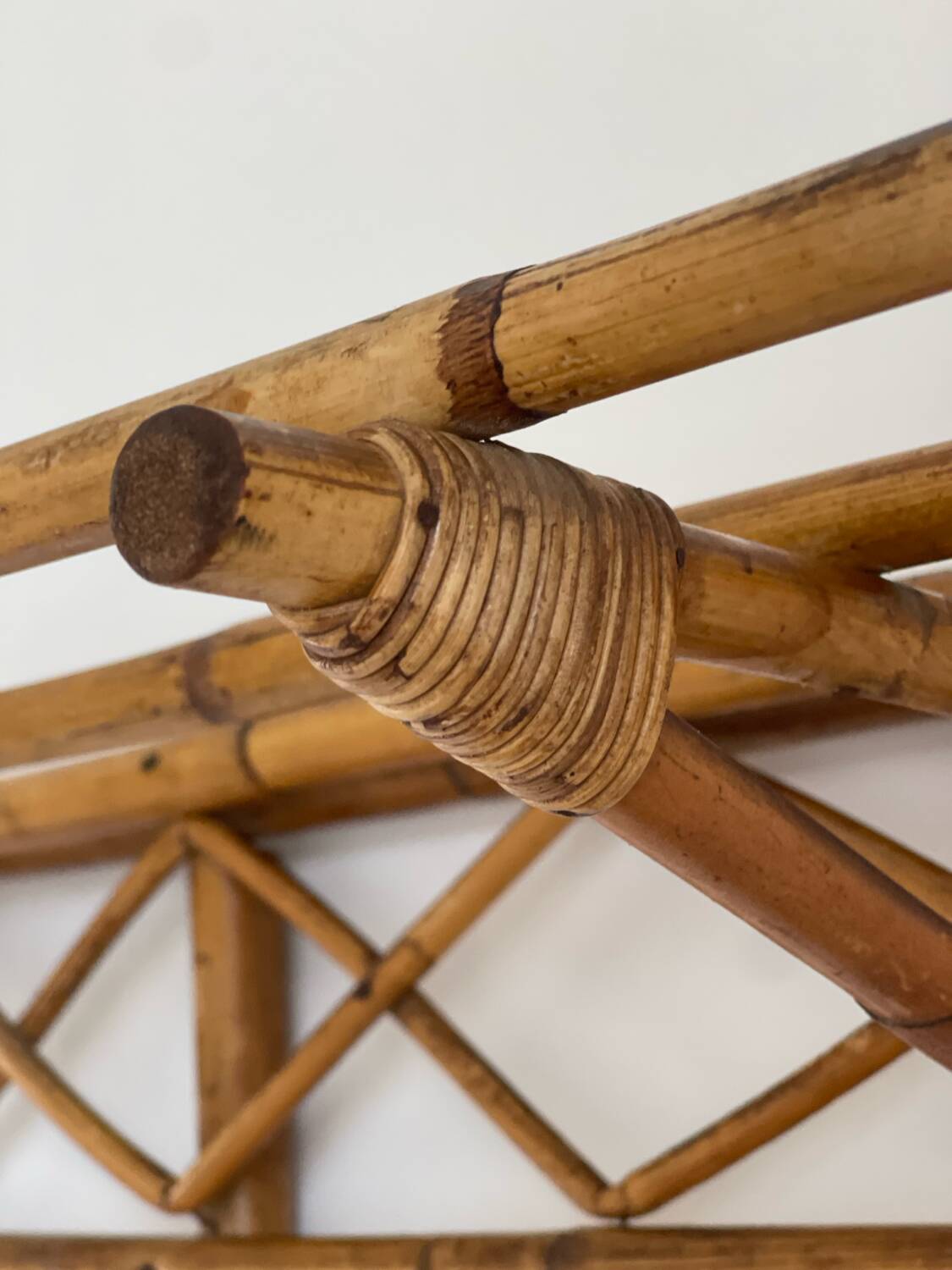 1960s rattan wall hook shelf