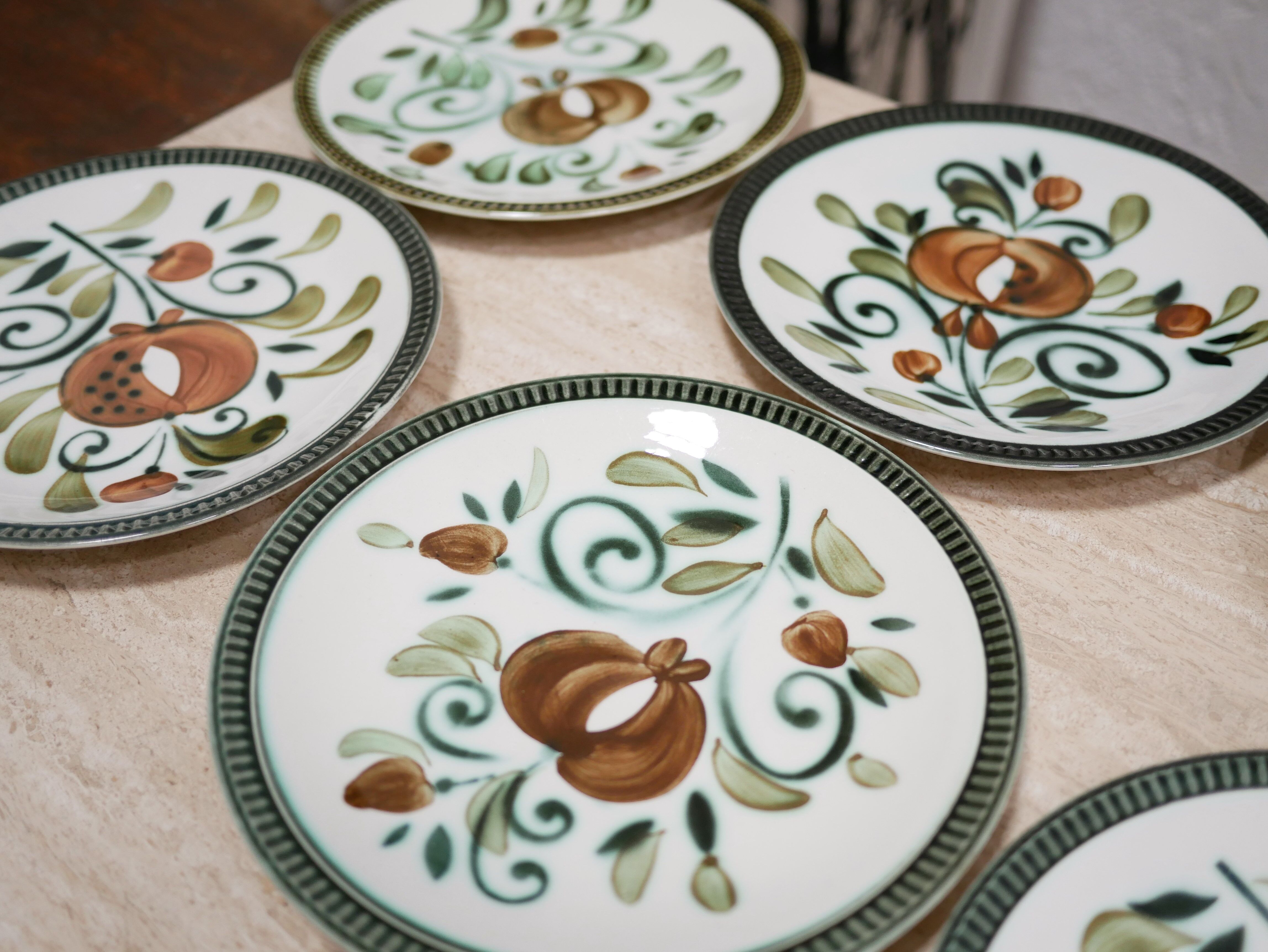 Série de 6 assiettes vintage éditées par Boch La Louvière