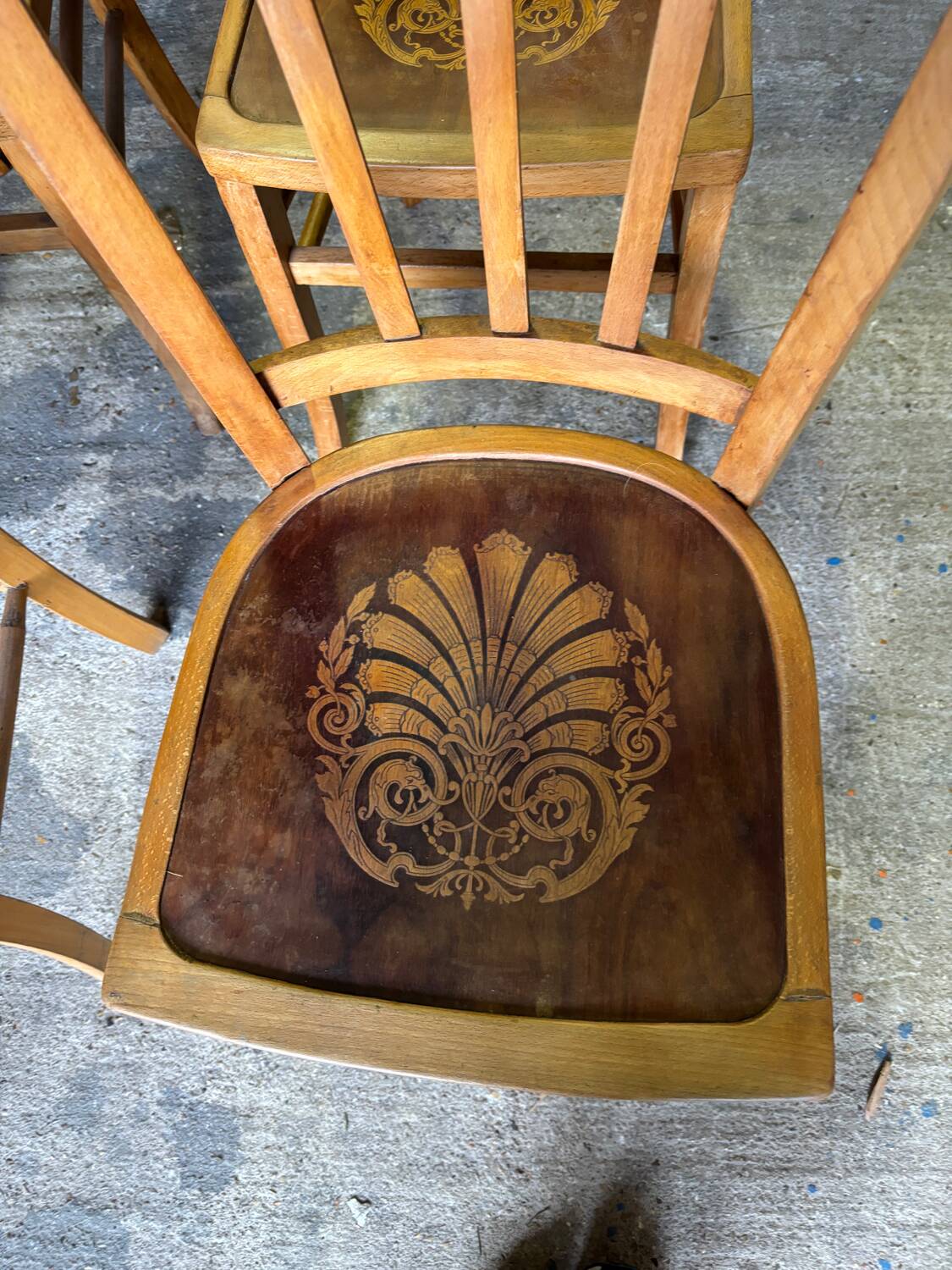 Ensemble de 4 chaises bistrot