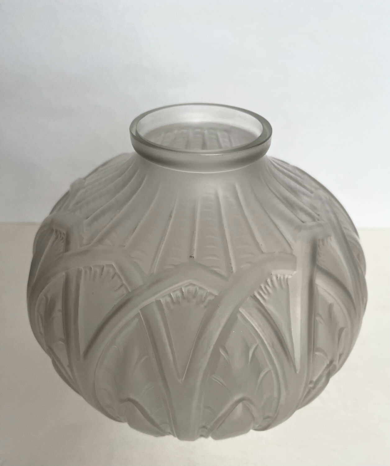 Vase boule Art déco en verre