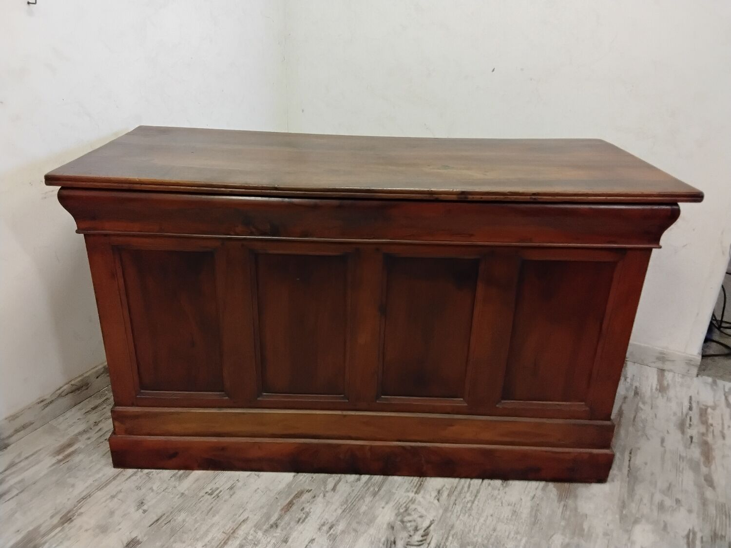 Meuble de métier,  ancien comptoir de mercerie