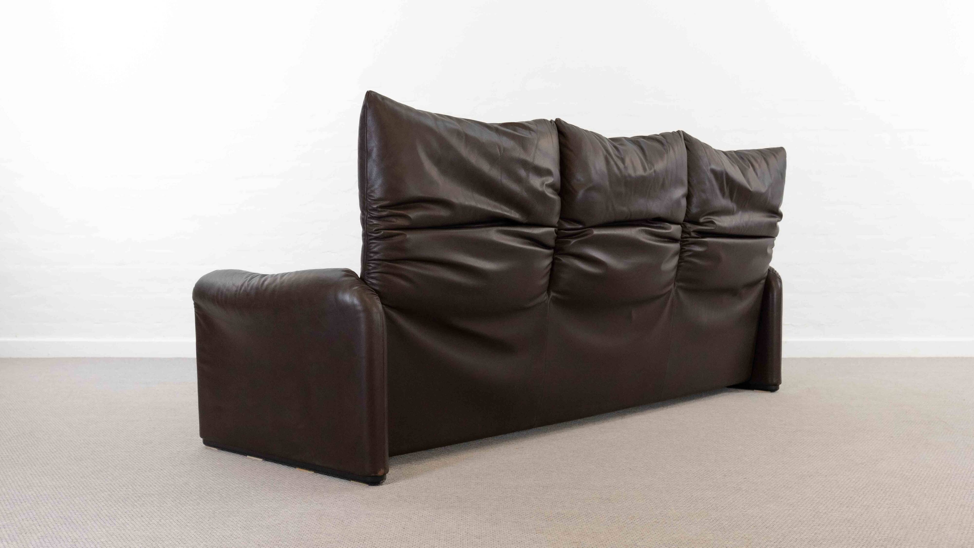 Cassina Maralunga 3seat-Sofa in darkbrown leather by Vico Magistretti