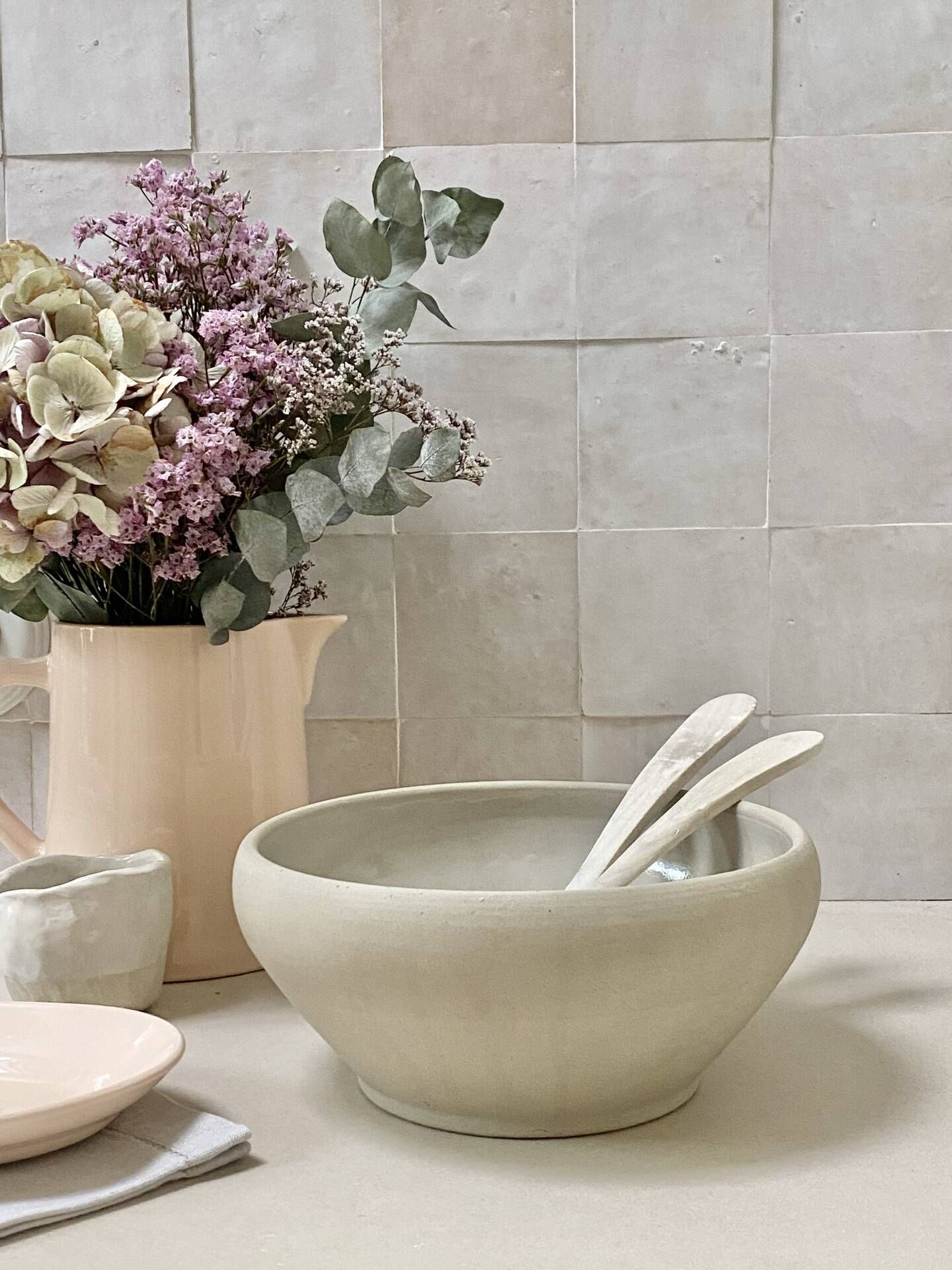 Stoneware salad bowl