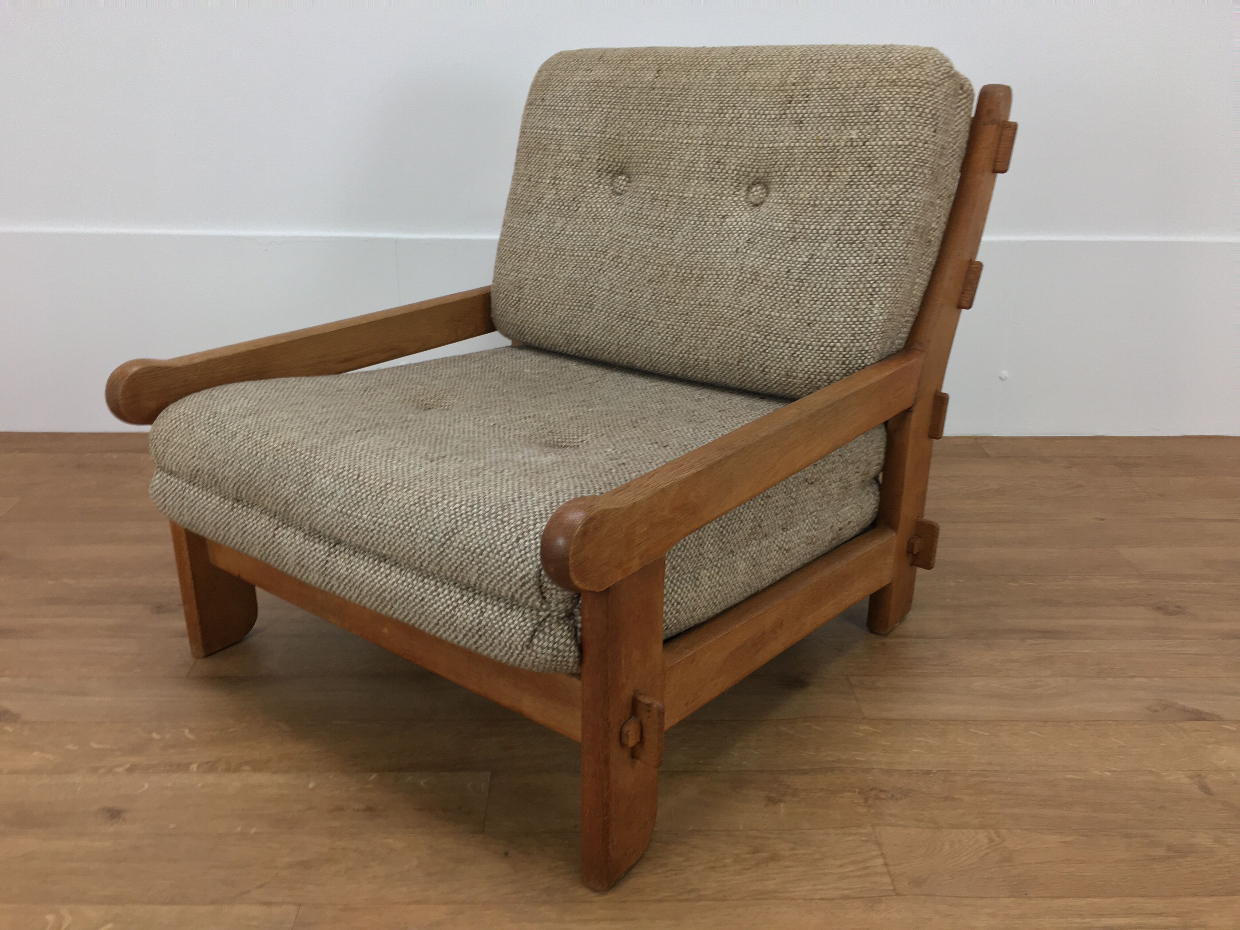 Brutalist chair with oak feathers
