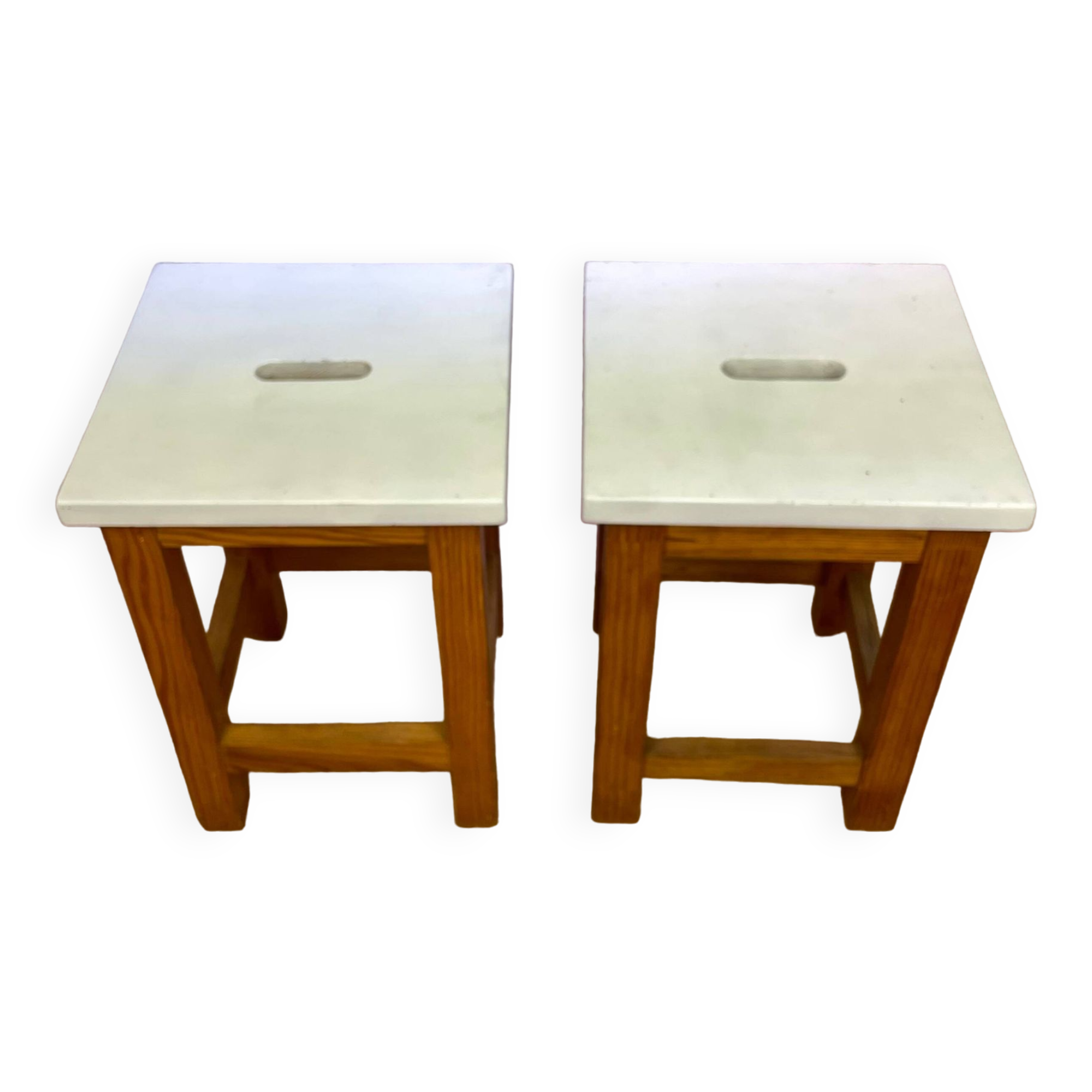 Paire de tabourets en pin assise carrée