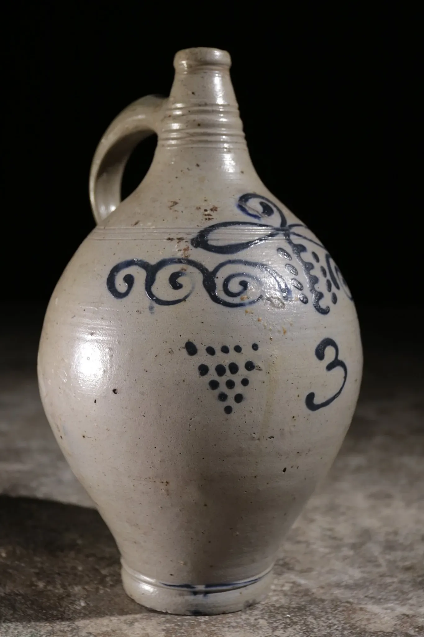 Westerwald stoneware jug with number 3 and bunches of grapes – 18th/19th c.