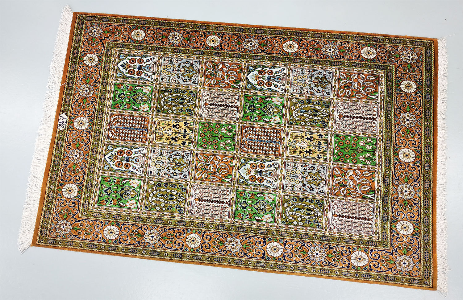 Oriental carpet "Ghoum" silk