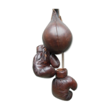 Leather boxing gloves and his ball speed