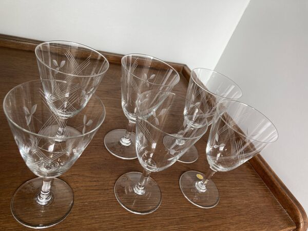 Série de 6 verres ciselés