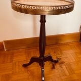 Triod pedestal table