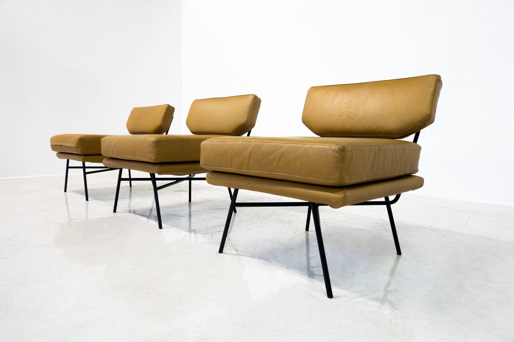 Mid-Century Modern 'Elettra' Set of 3 Armchairs by Stdio BBPR for Arflex, Leather and Iron, 1950s