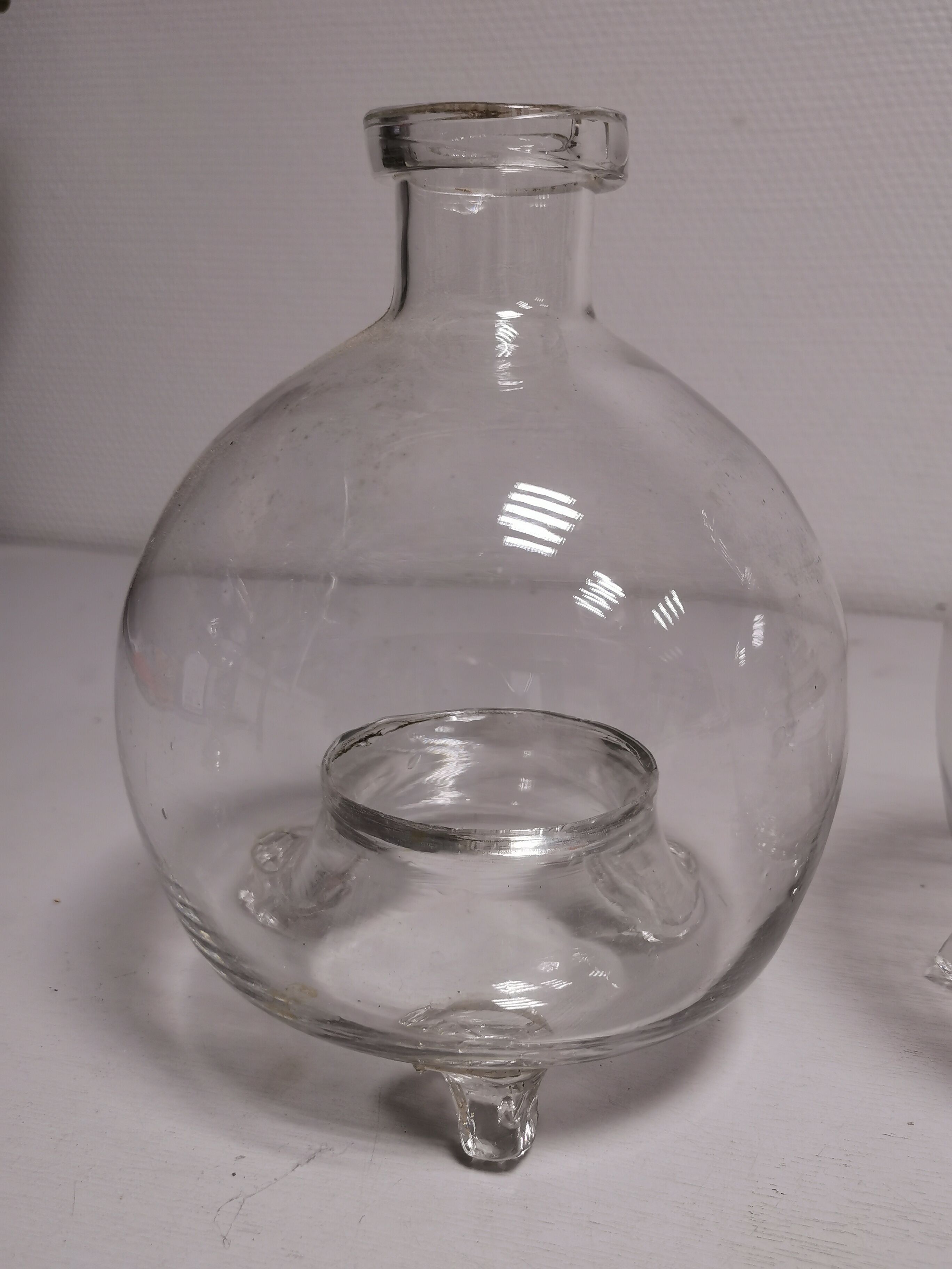 Lot de 2 anciens " gobe mouche ", piège à guêpes en verre soufflé