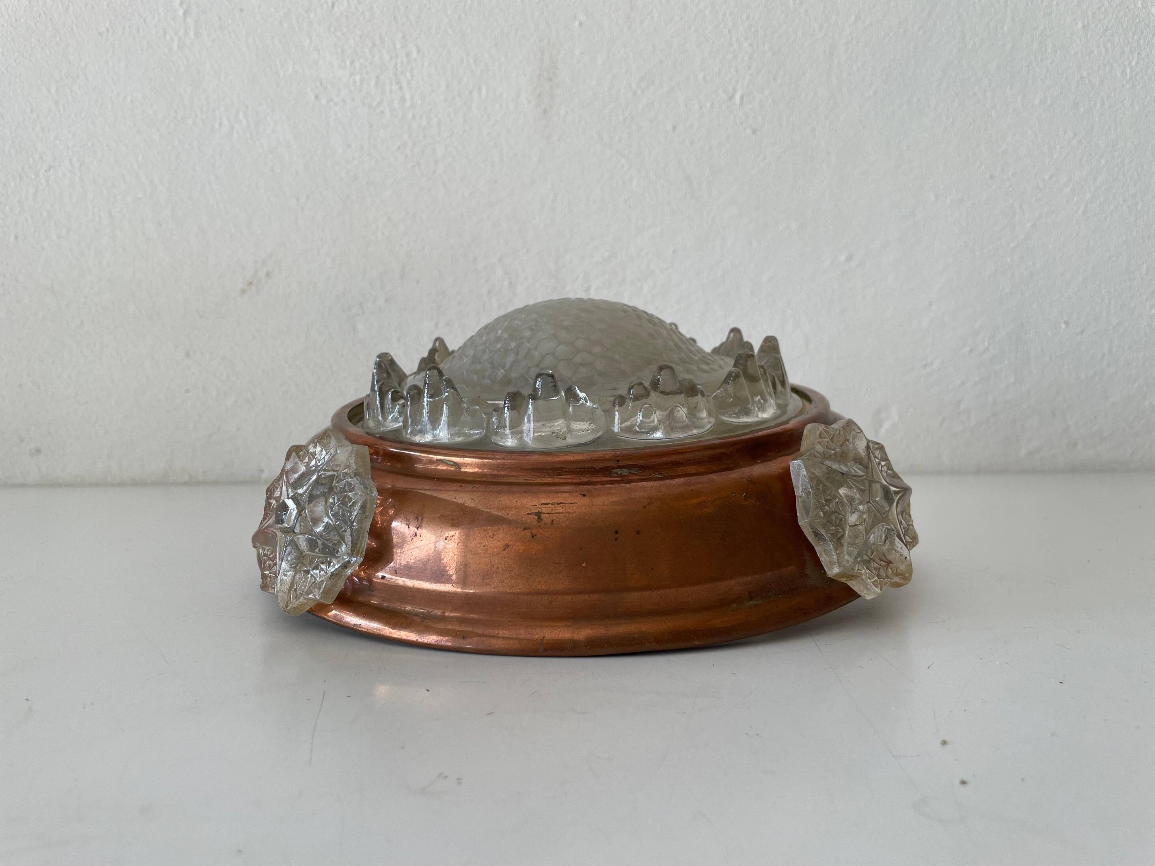 Exceptional flush ceiling light Italian Art Deco in copper and glass, 1940s, Italy