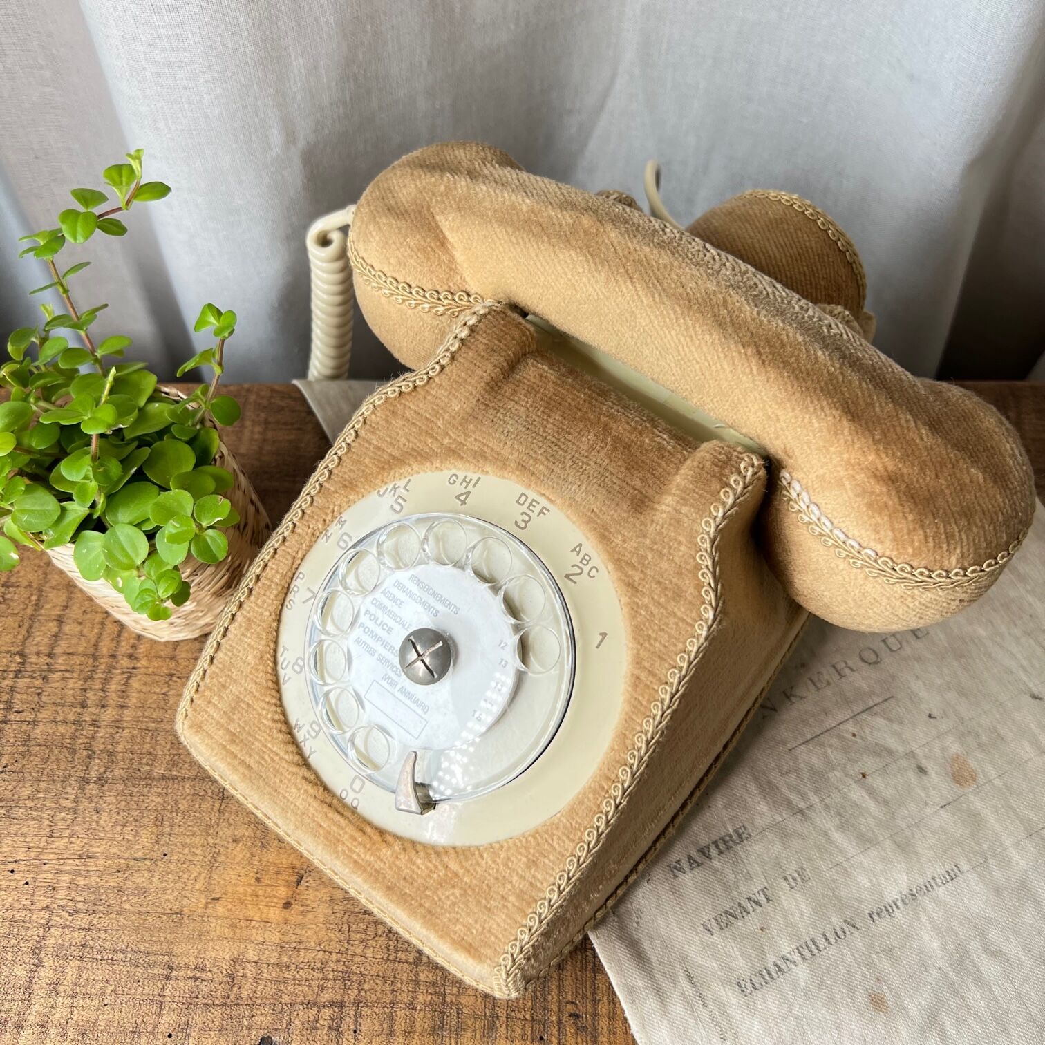 Vintage 1976 phone with cover