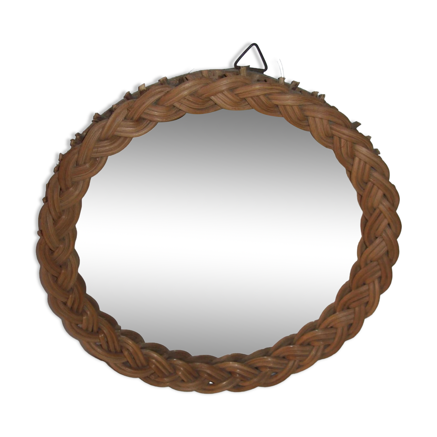 Wicker mirror in its juice