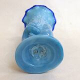 Vase Main Cornet opaline
