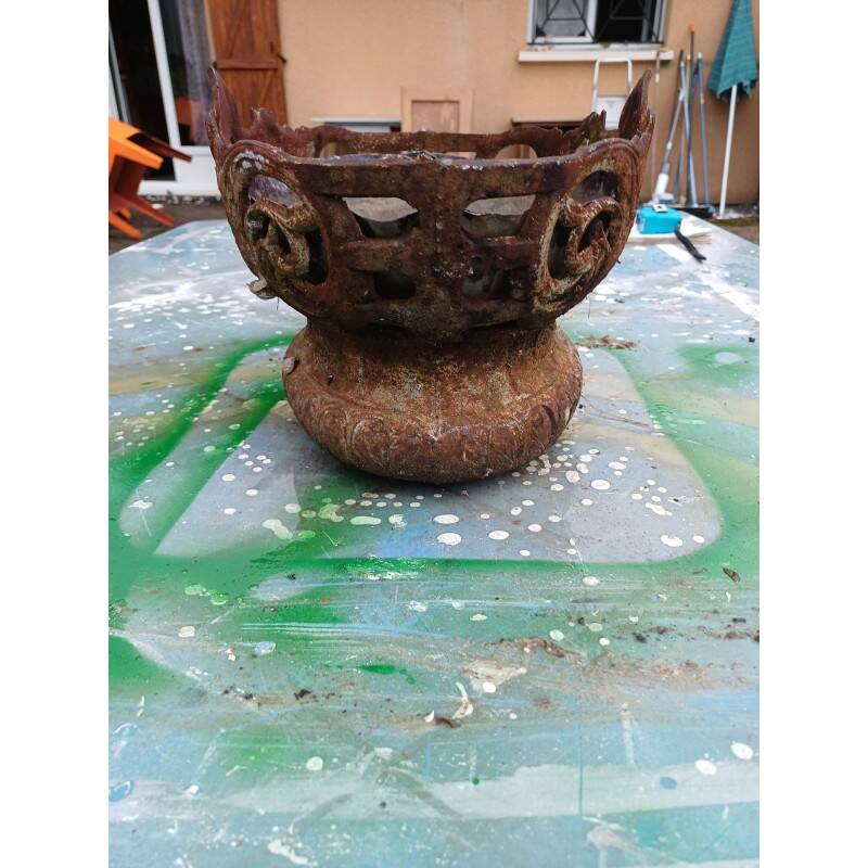 1 cast iron planter from 1900 from Charleville - Mézières