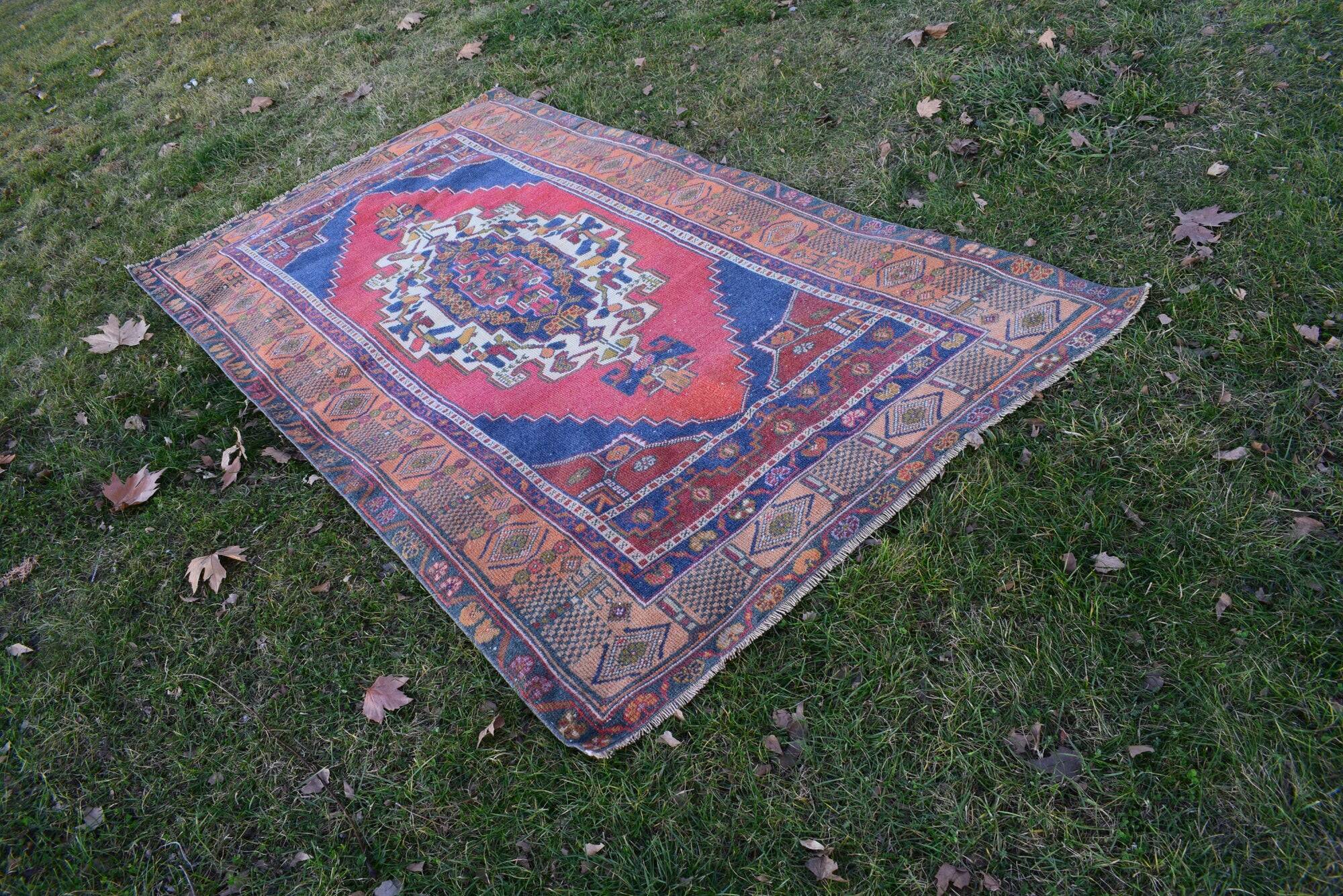 Vintage handmade Turkish rug 130x240 cm