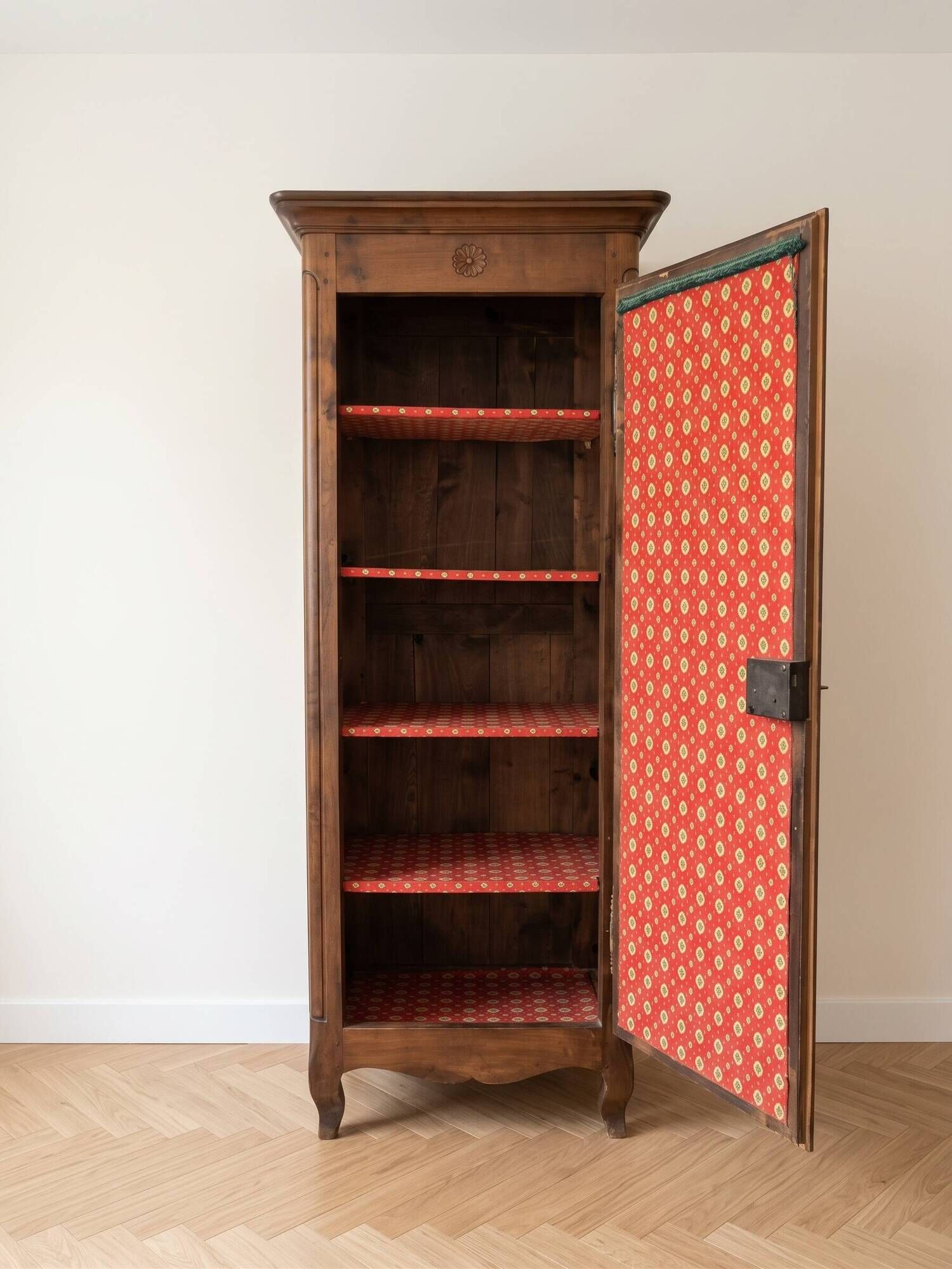 Antique bonnetière wardrobe in solid wood, Louis XV style.
