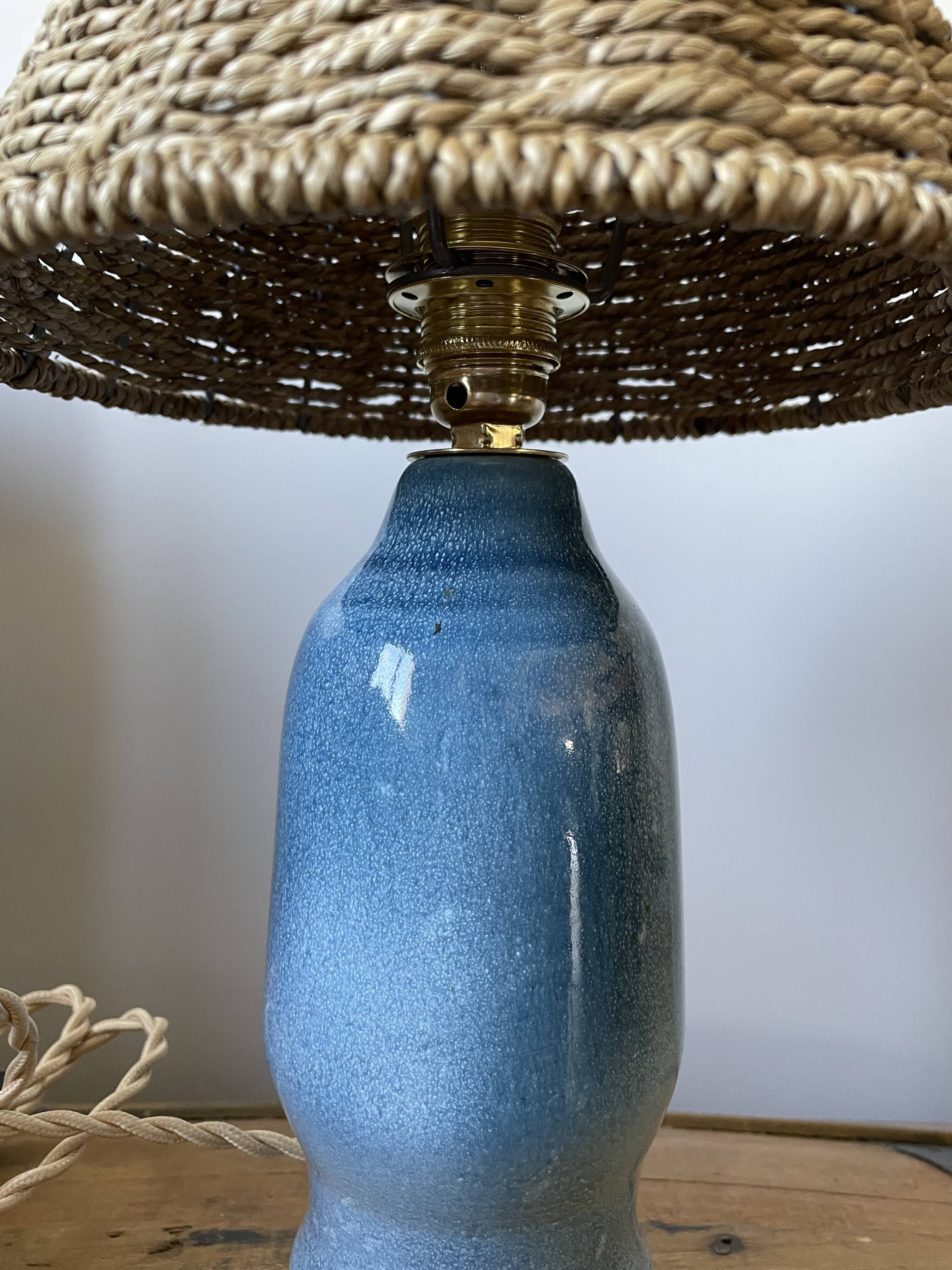 Lampe en céramique bleue