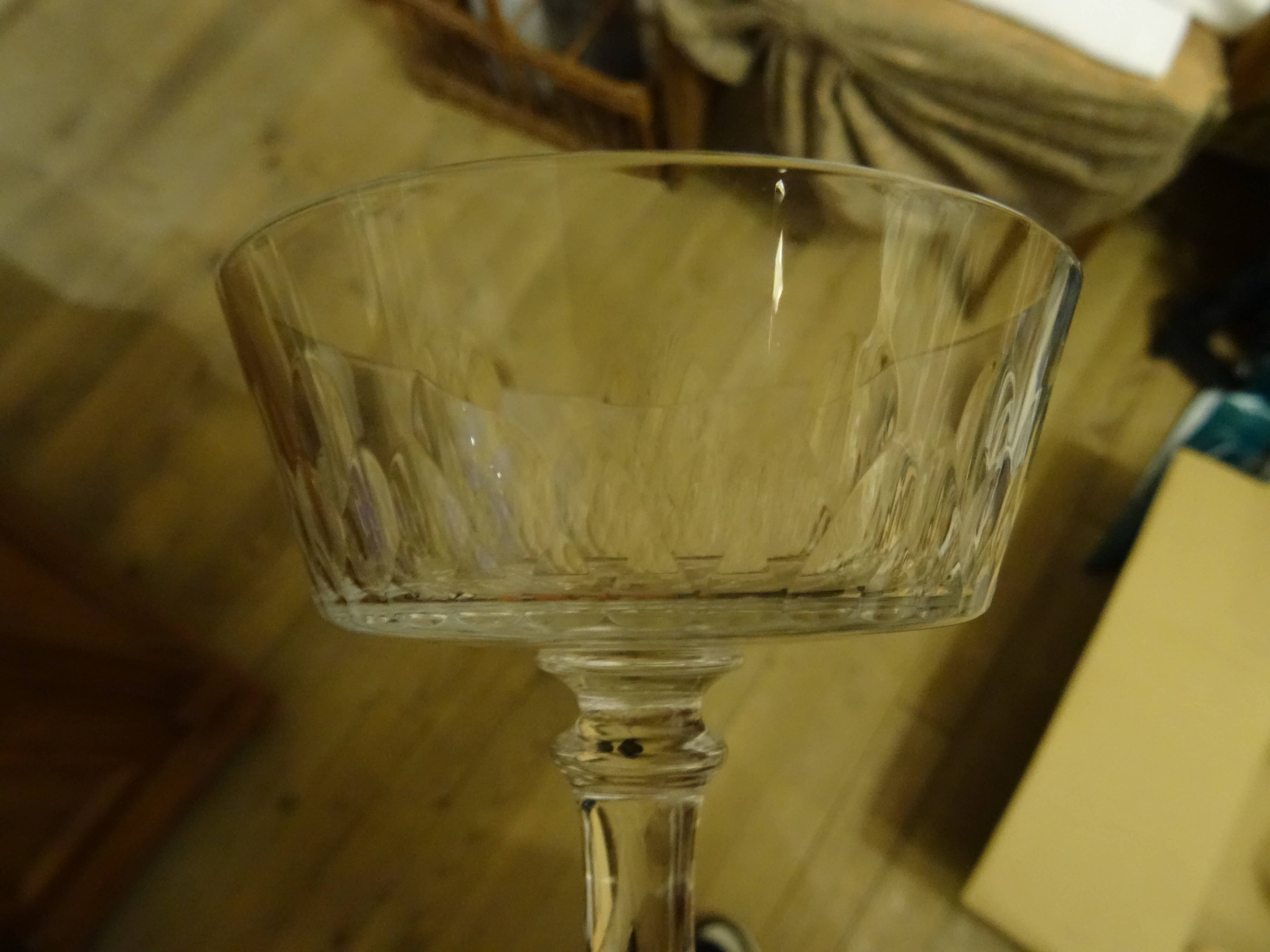 Elegant set of 8 Baccarat champagne cups