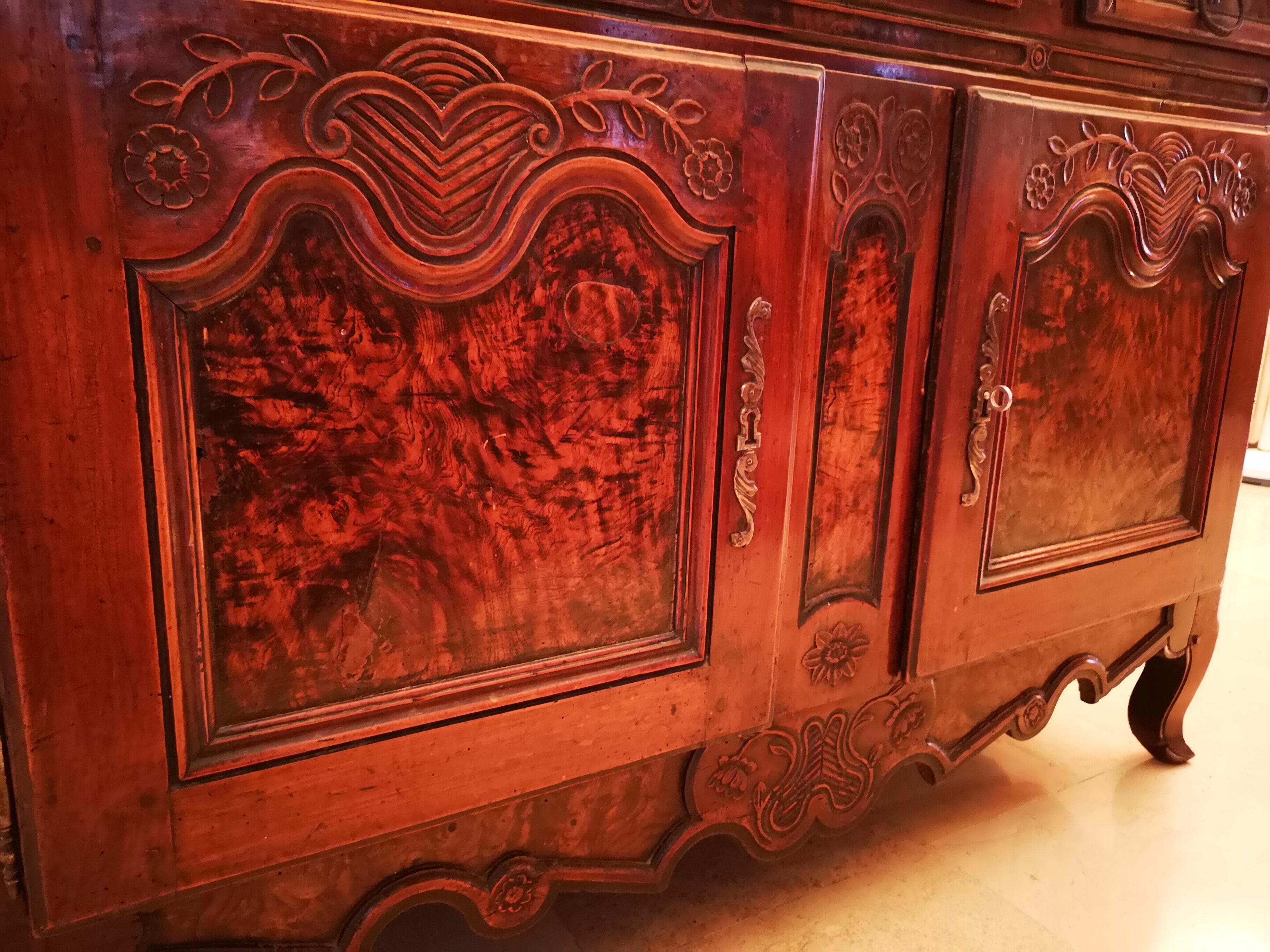 Buffet bas de style Louis XV