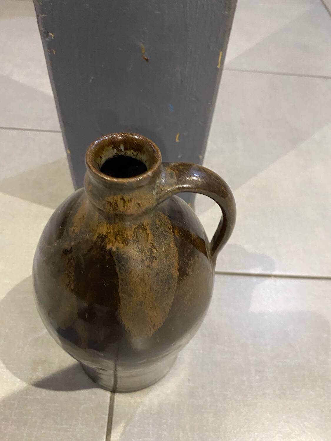 Belle cruche en terre, cuite vernissée