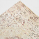 Distressed beige classic carpet 282x193cm
