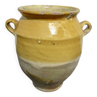 Glazed yellow terracotta jar, south-west of France.