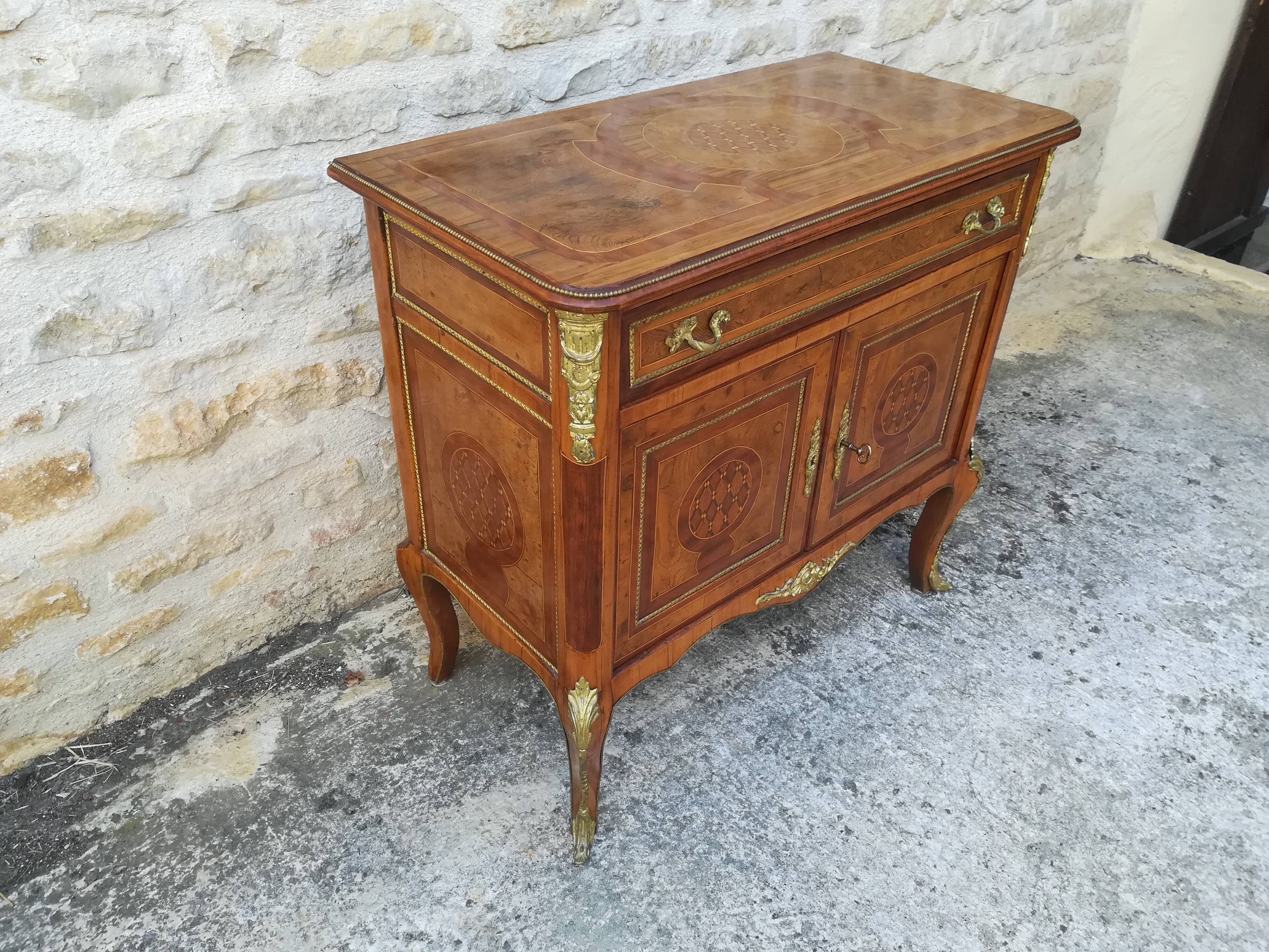 Buffet in marquetry