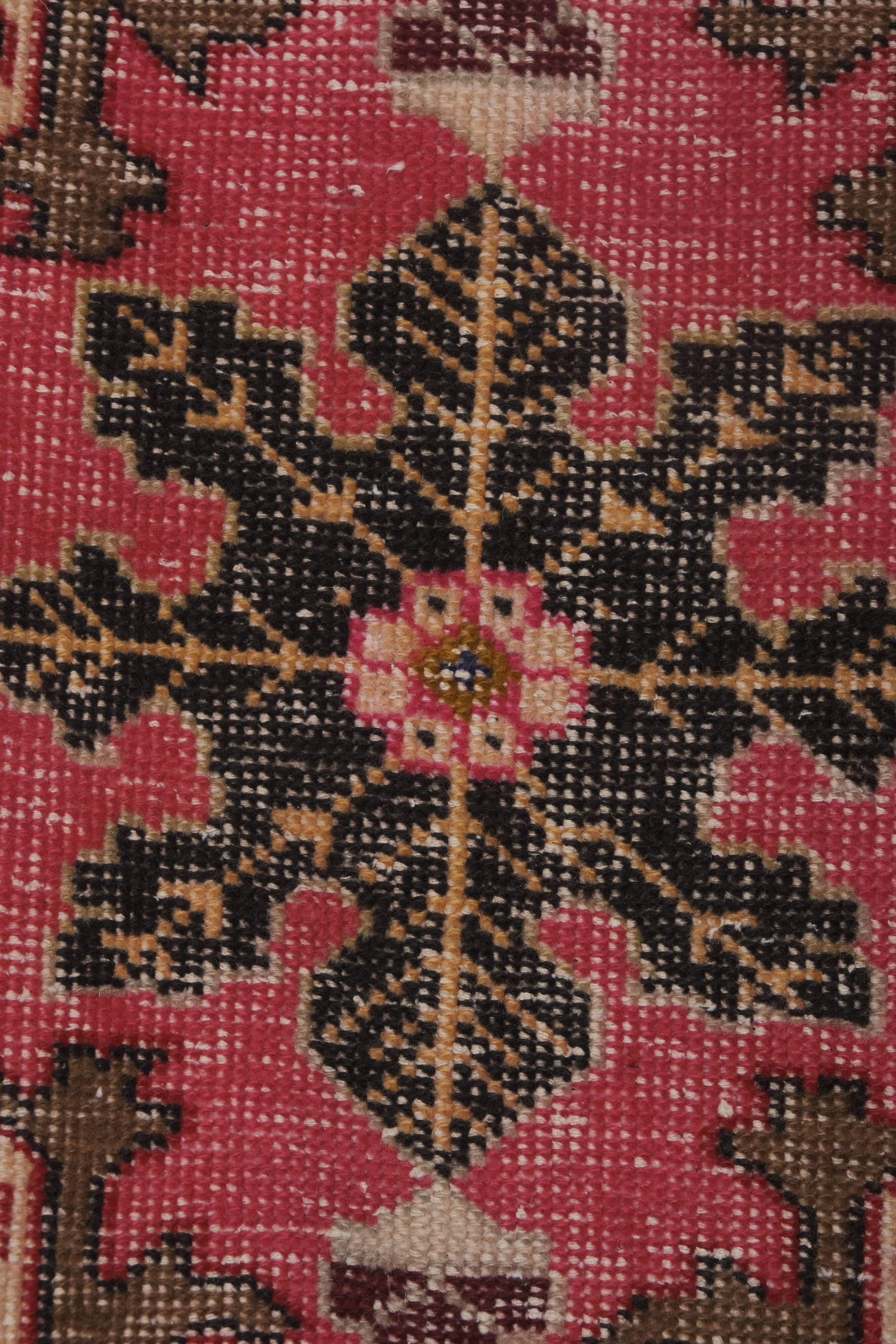 Vintage Turkish rug from Oushak, hand-woven 143x216 cm