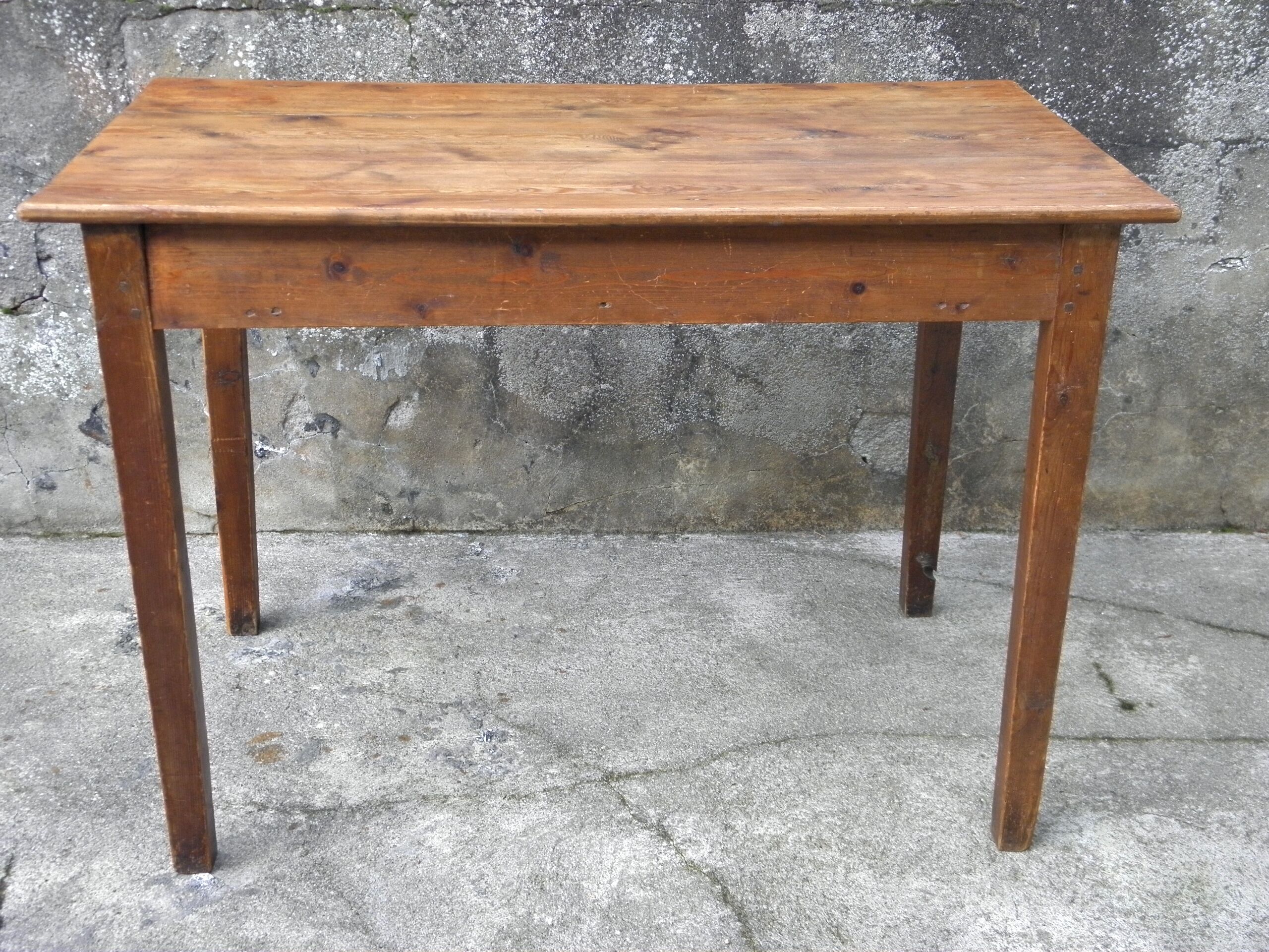 Farm table 110 x 61 cm