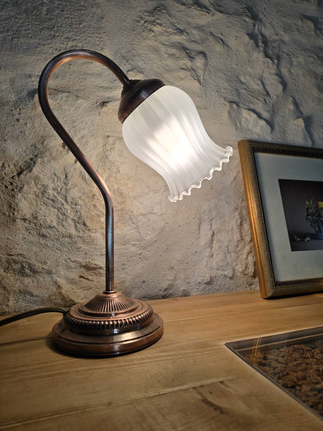 Swan neck lamp and frosted glass tulip