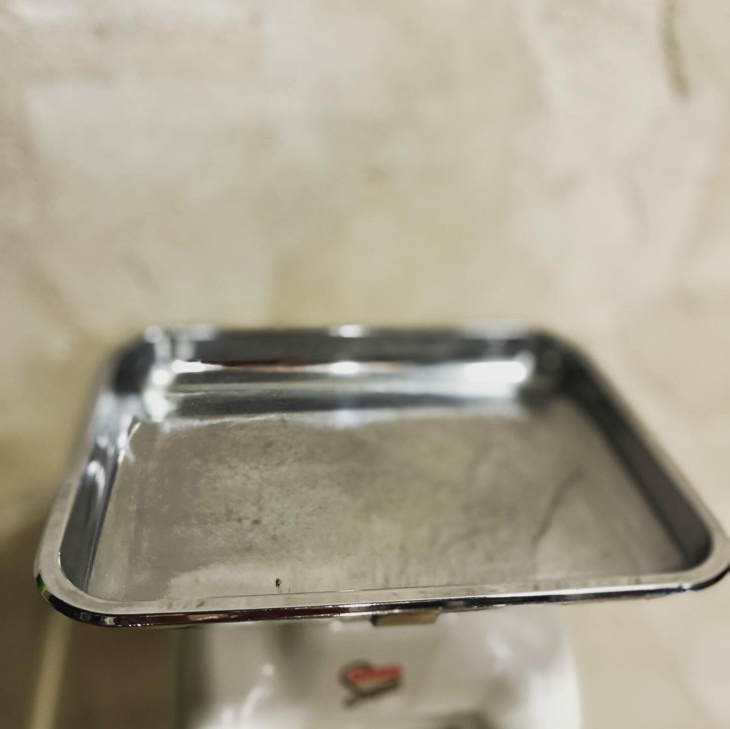 Vintage kitchen scale 1960