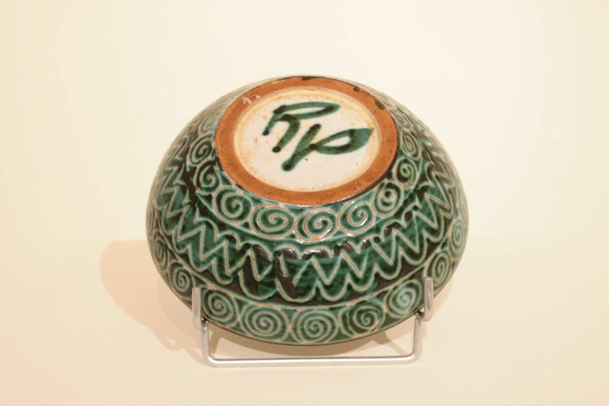 Cup with scarified decoration by Robert Picault, Vallauris