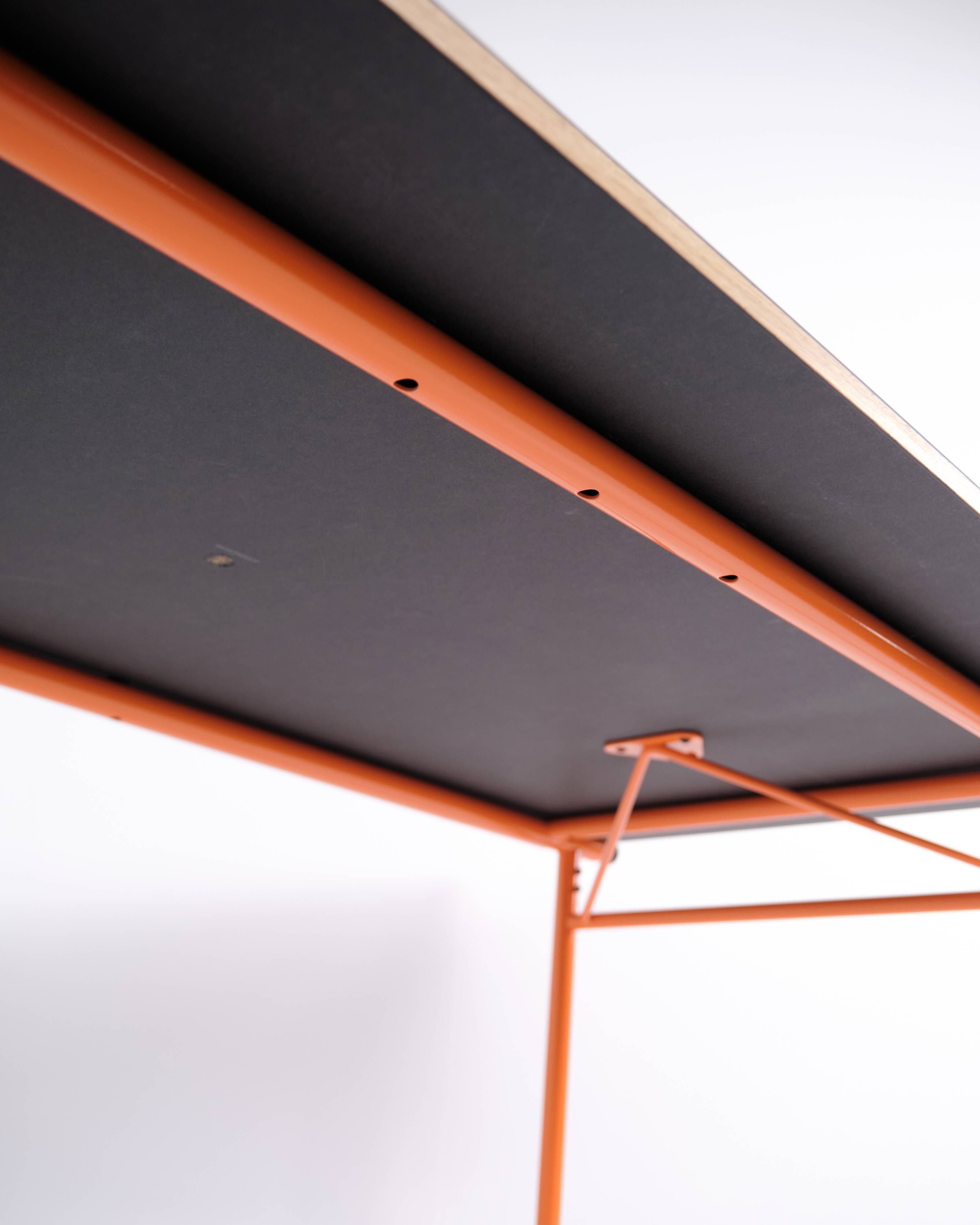 Table à manger Nyhavn – Finn Juhl – Maison de Finn Juhl – linoléum gris – pin de l'Oregon – 2015