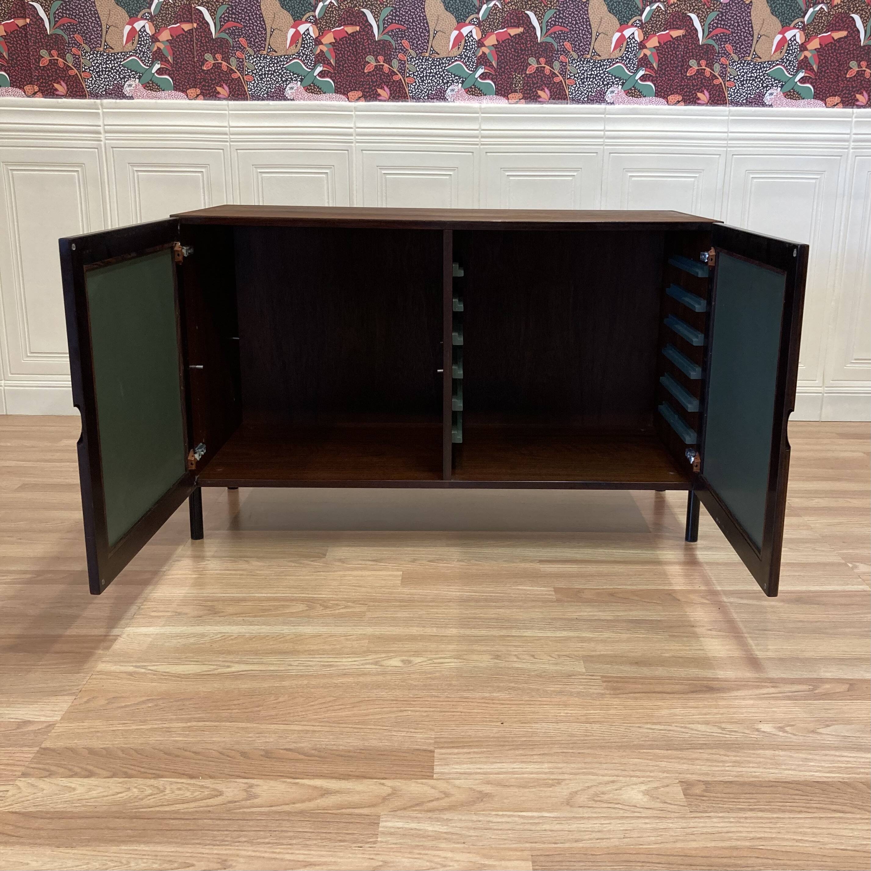 Commode palissandre et métal design 1950