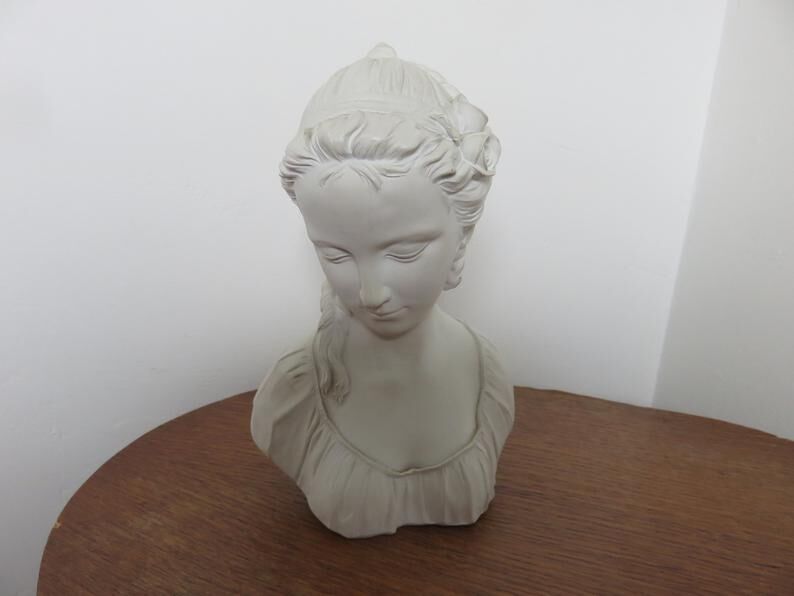 Bust "woman" in plaster