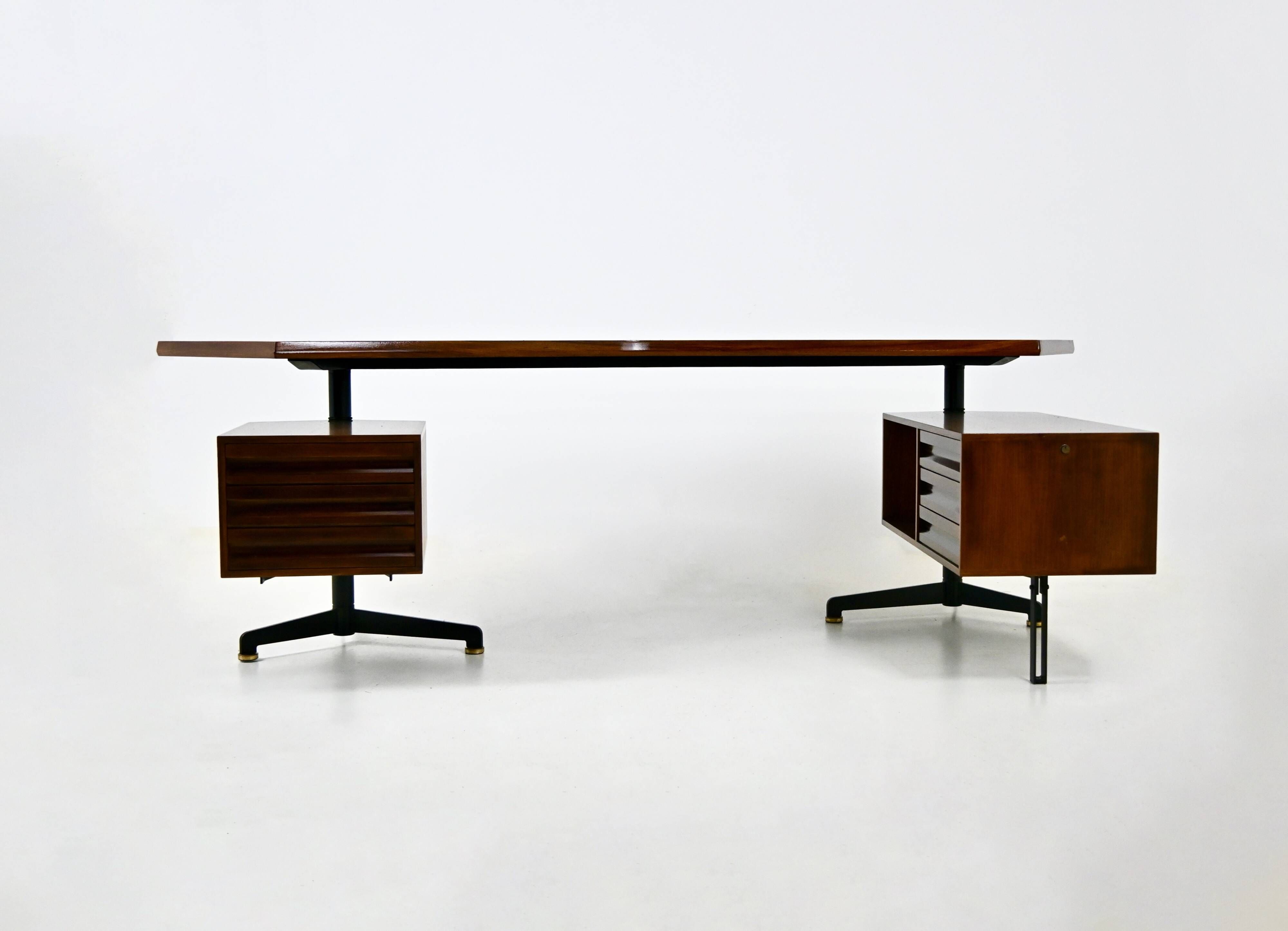 T96 "Boomerang" desk by Osvaldo Borsani for Tecno, 1960s