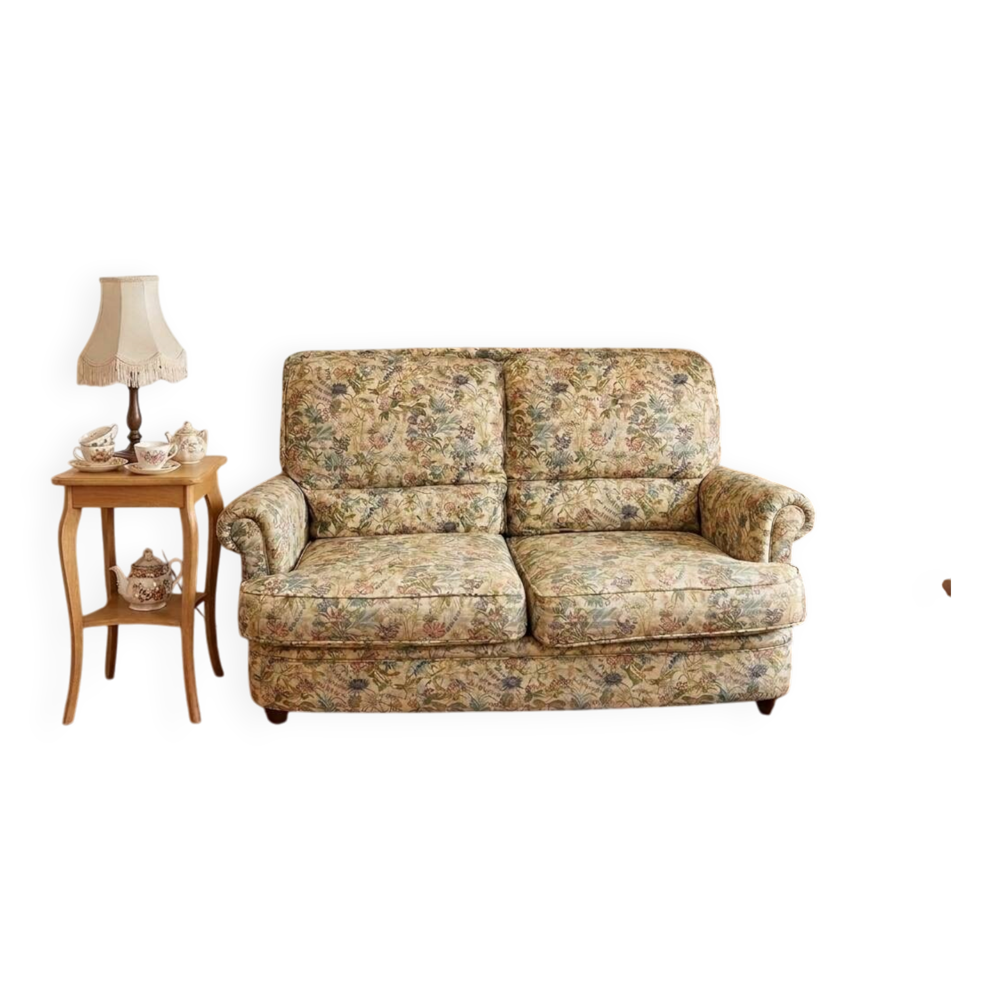 Flowered canapé in chic Grandmother style