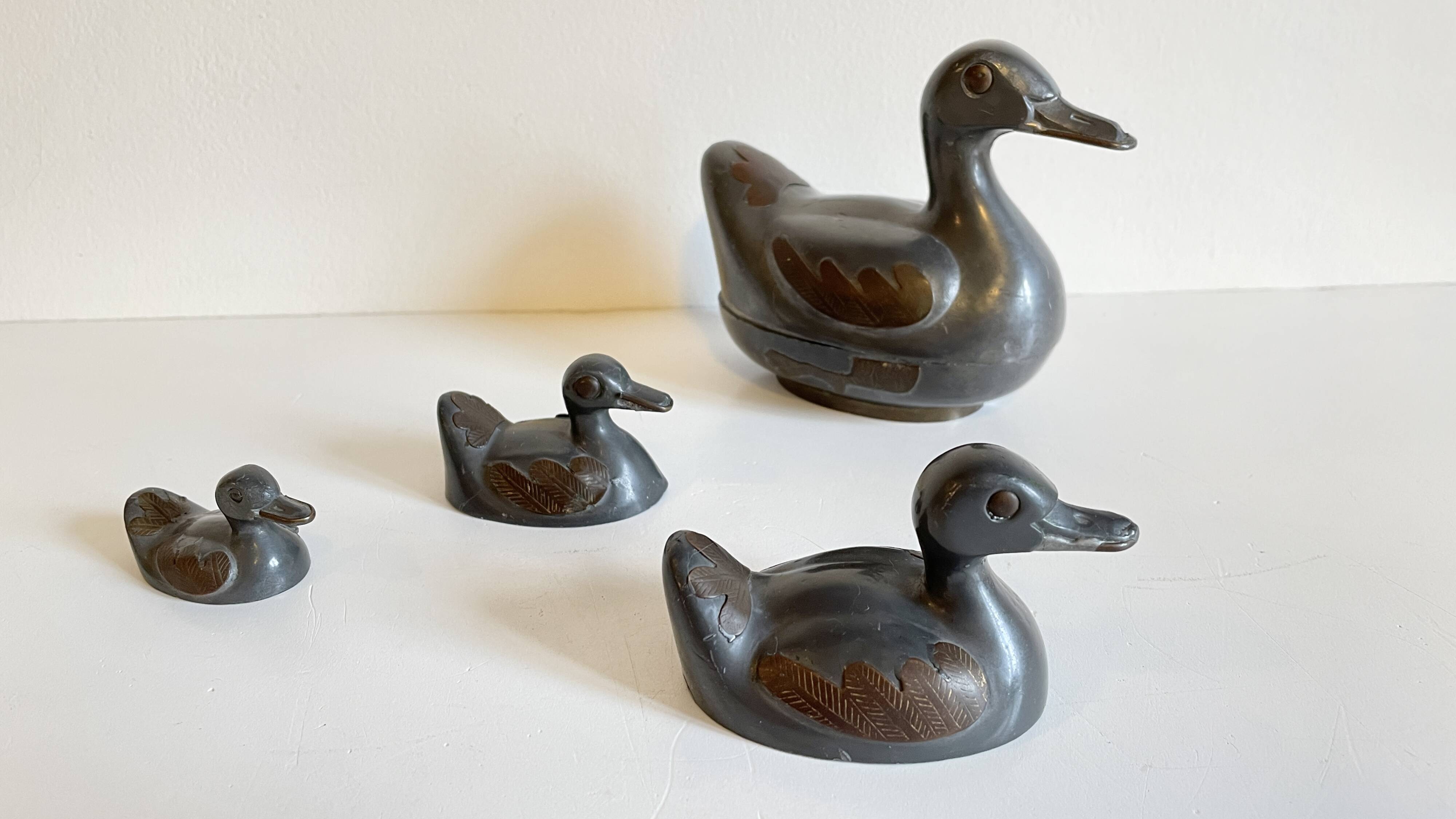 Vintage DUCKS Family