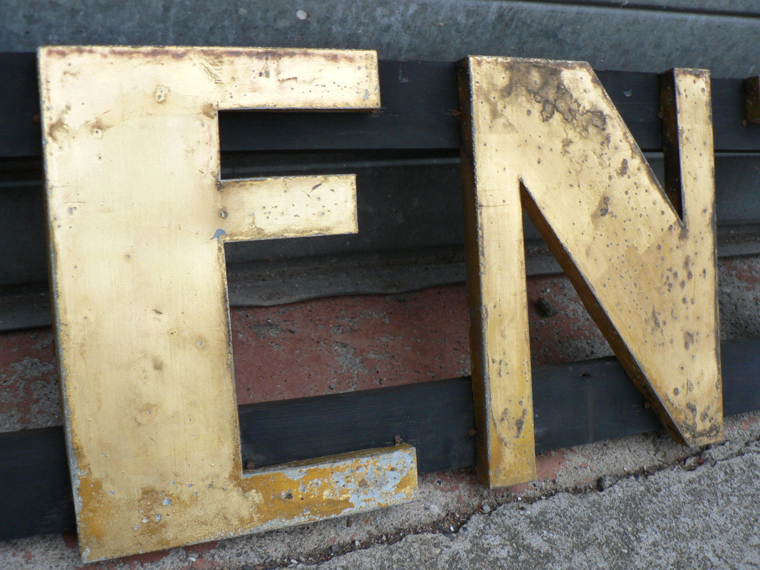 Sign art deco surgeon dentist