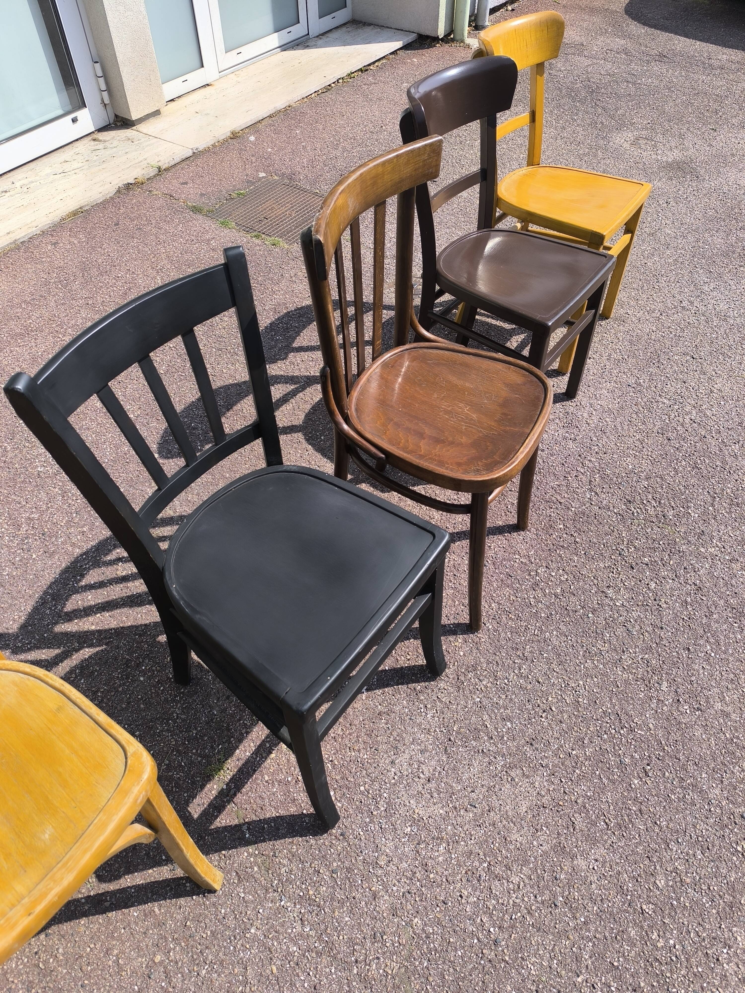 Lot de 6 chaises de bistrot dépareillées bois vintage