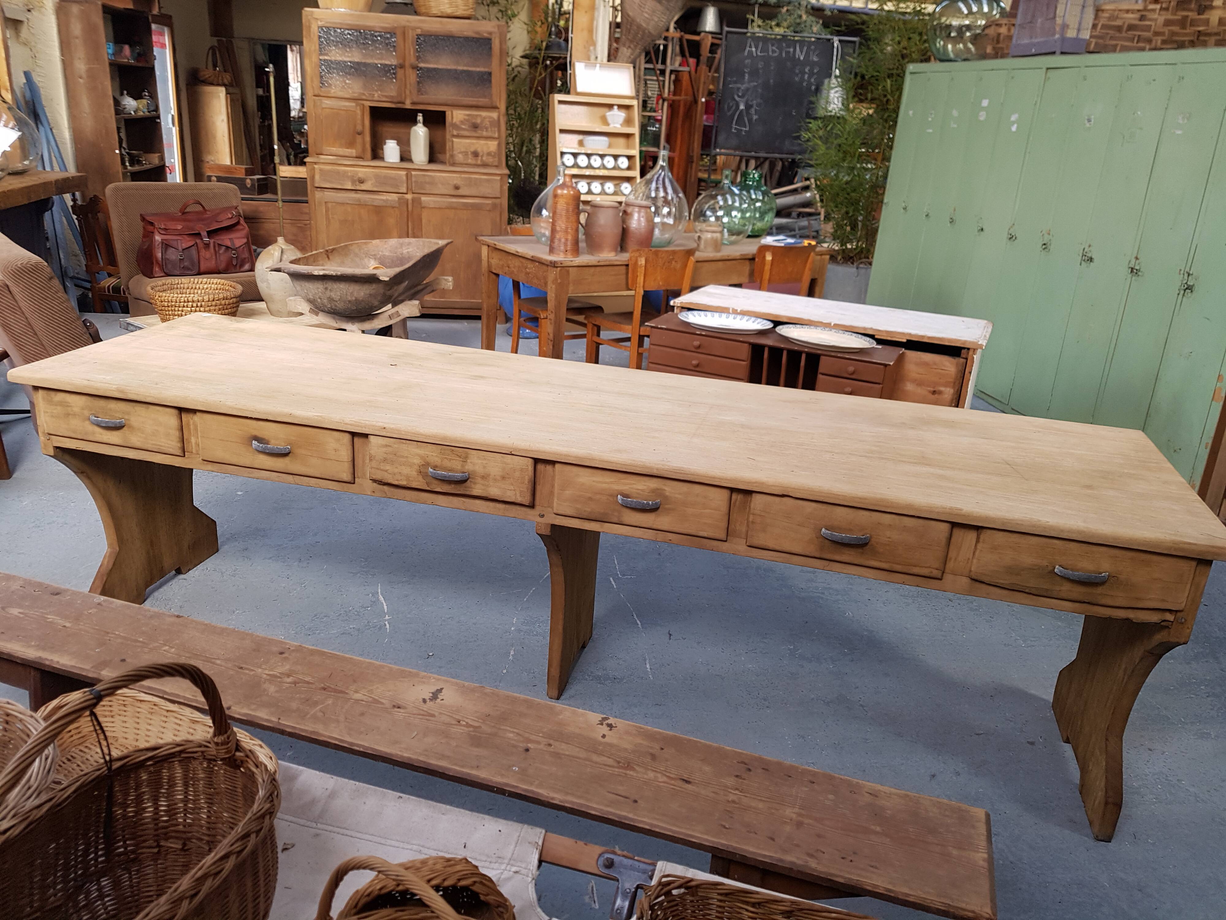 Table de couvent