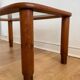 Table basse en bois et verre